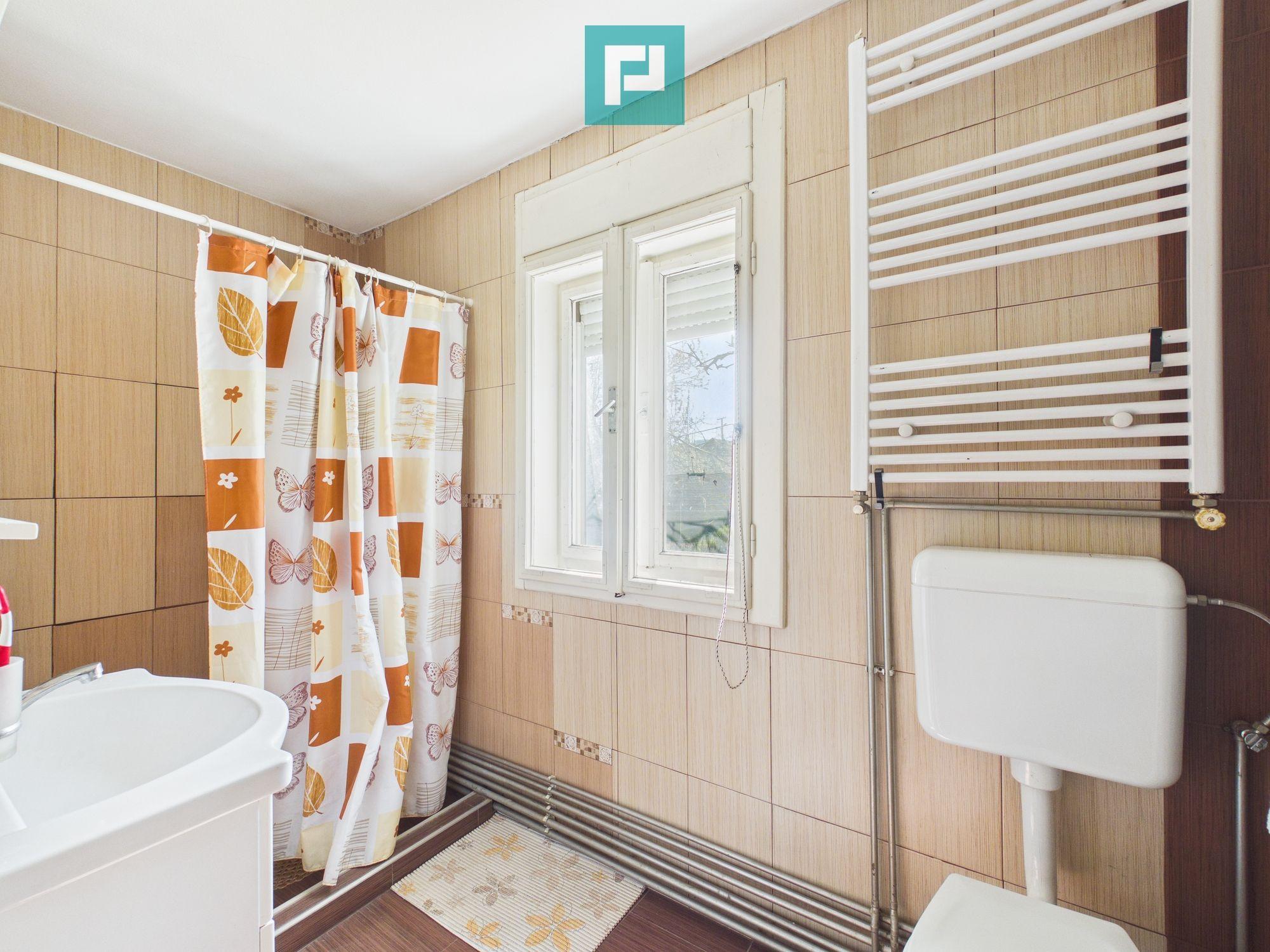 Casă solidă cu 5 camere in localitatea Almaș, Arad - 7