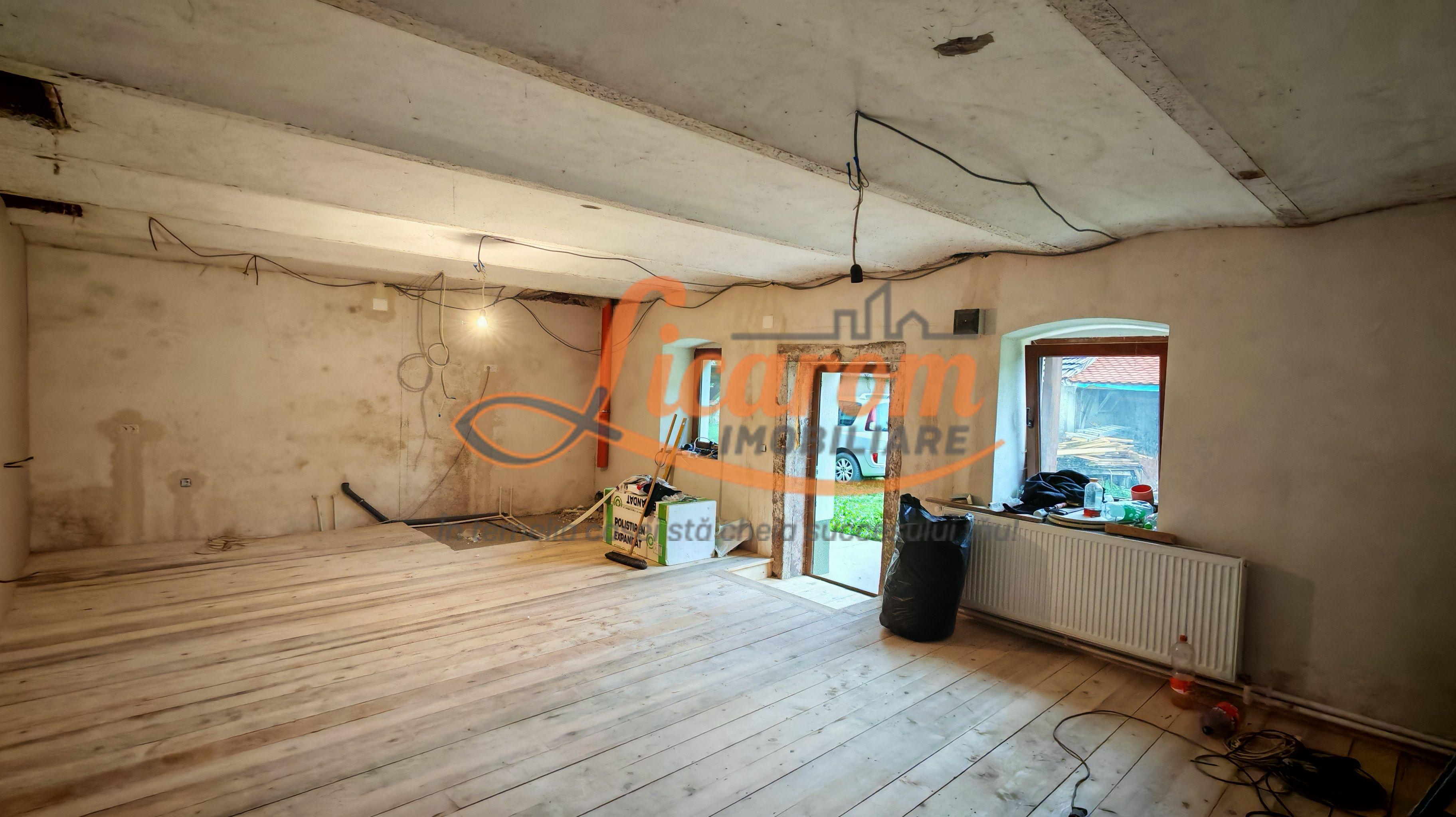 CASA SASEASCA comuna VULCAN,zona foarte buna,teren 3000 mp - 10