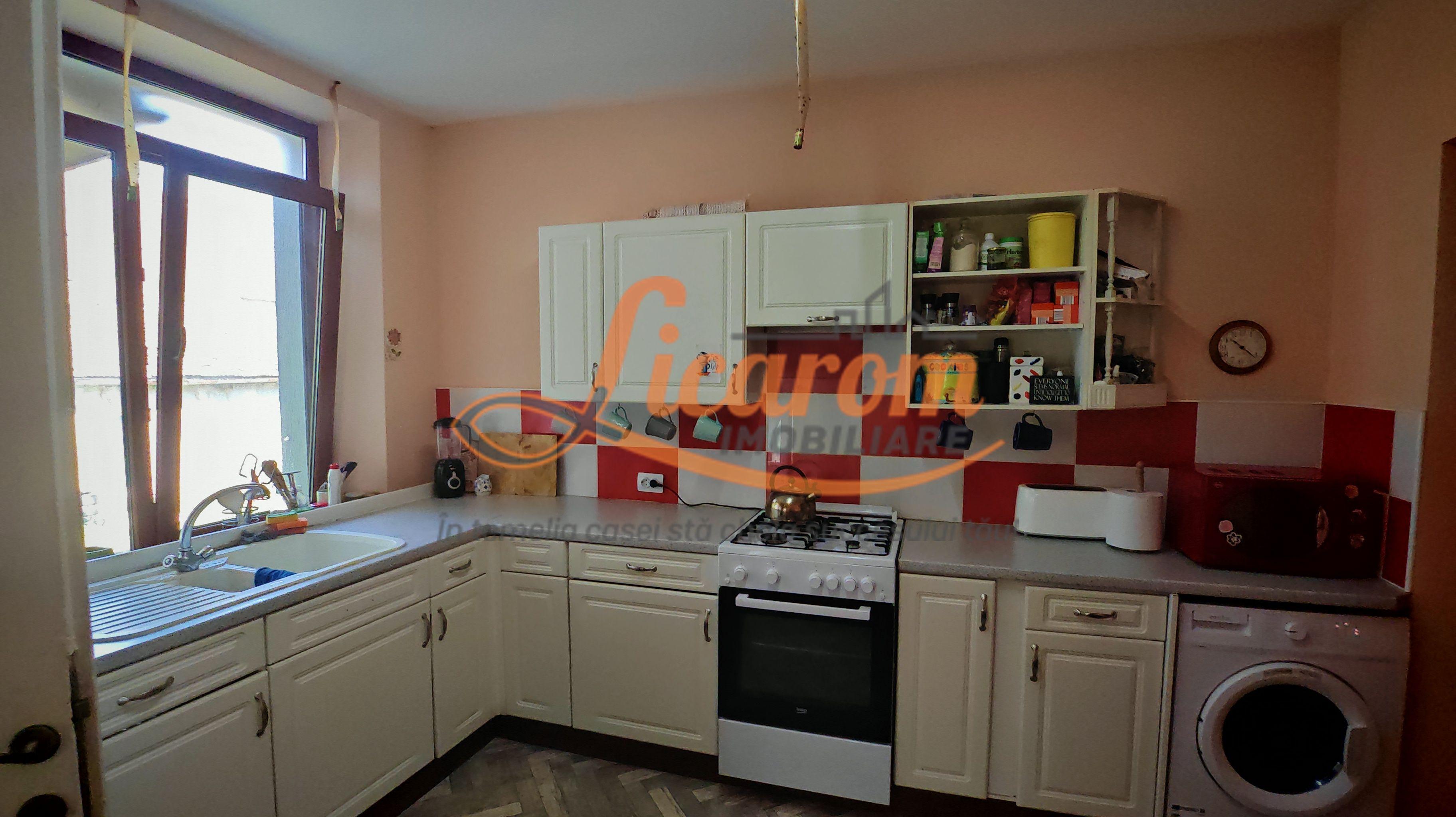 CASA SASEASCA comuna VULCAN,zona foarte buna,teren 3000 mp - 2