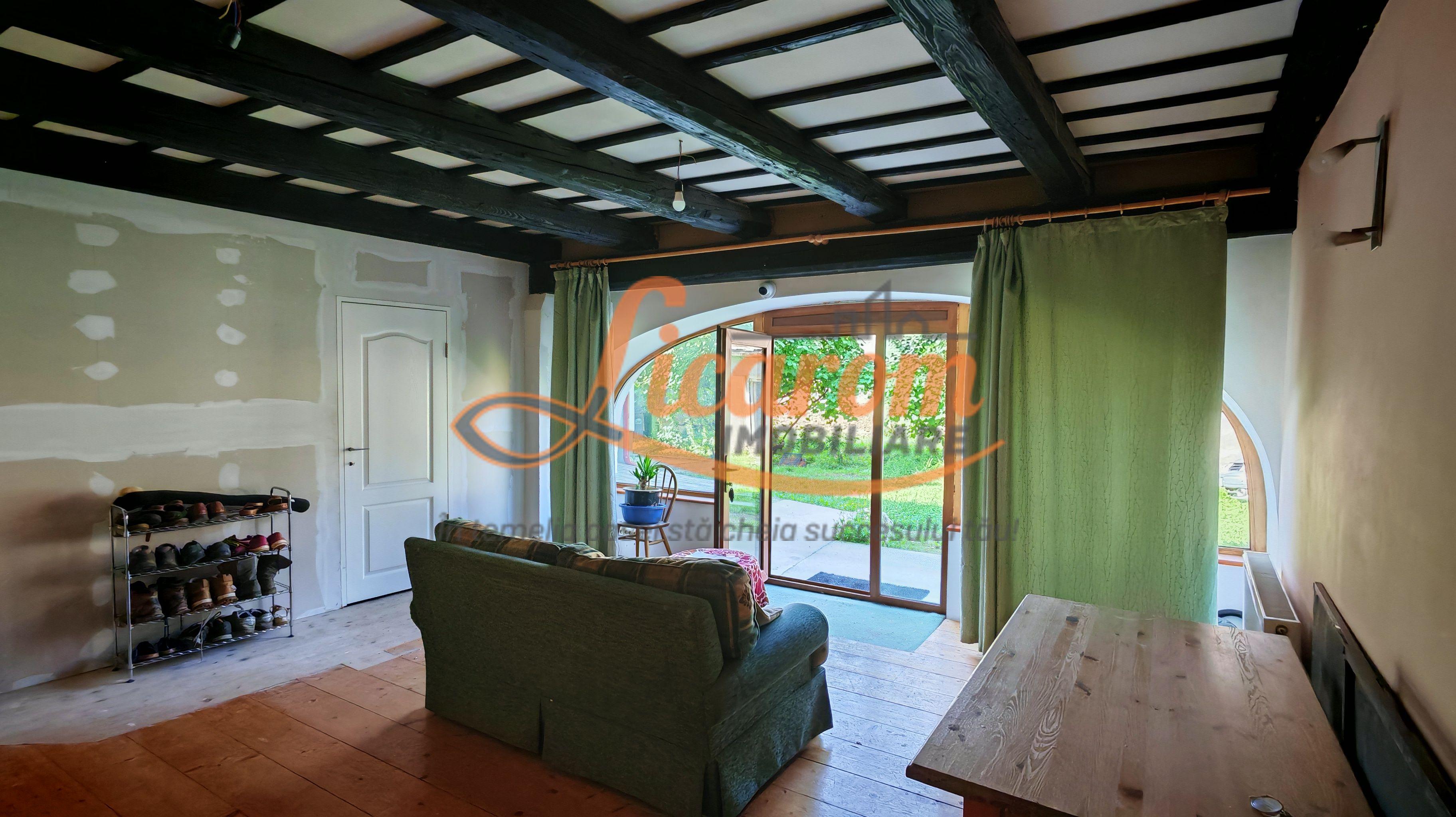 CASA SASEASCA comuna VULCAN,zona foarte buna,teren 3000 mp - 8