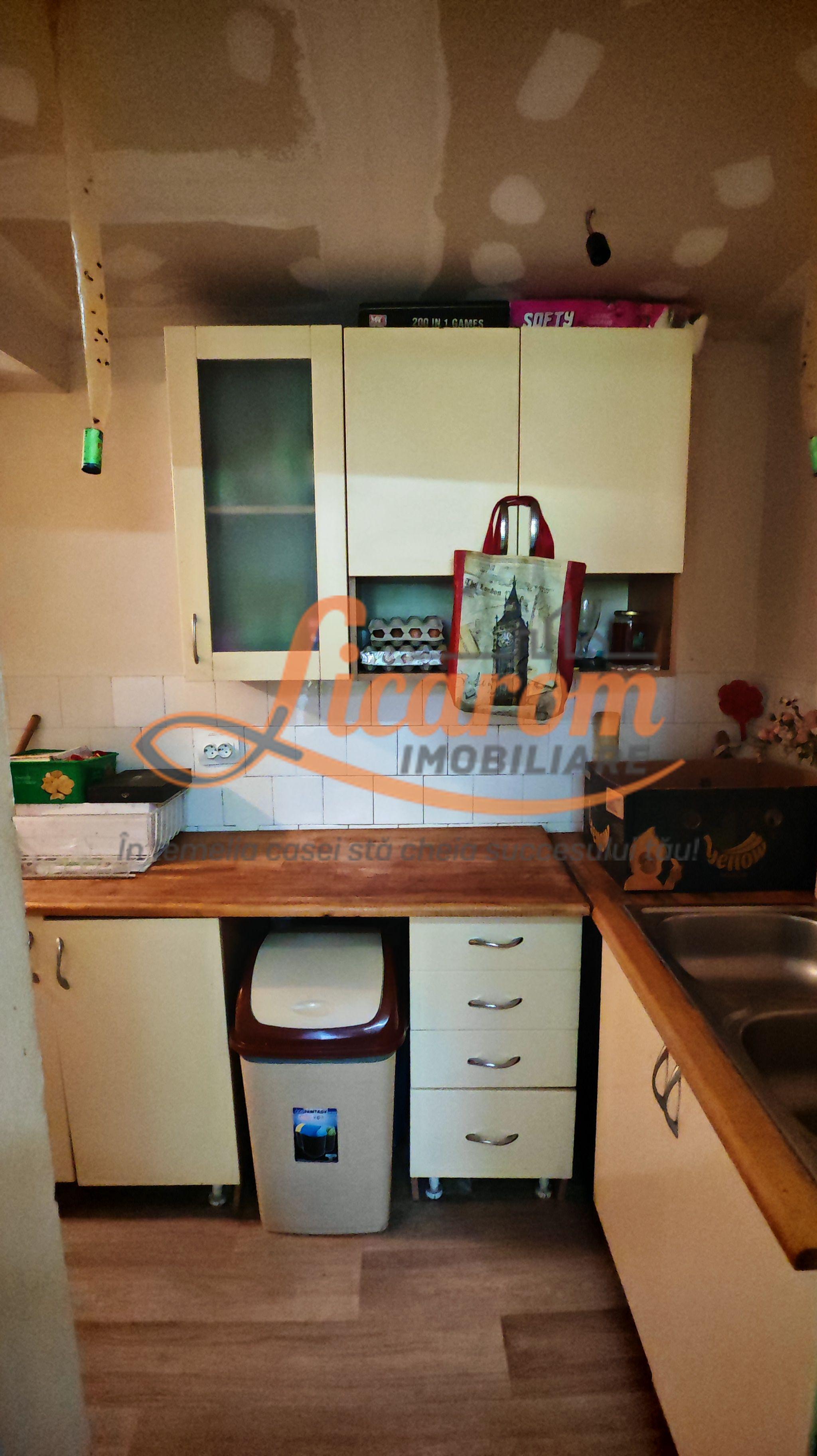 CASA SASEASCA comuna VULCAN,zona foarte buna,teren 3000 mp - 6