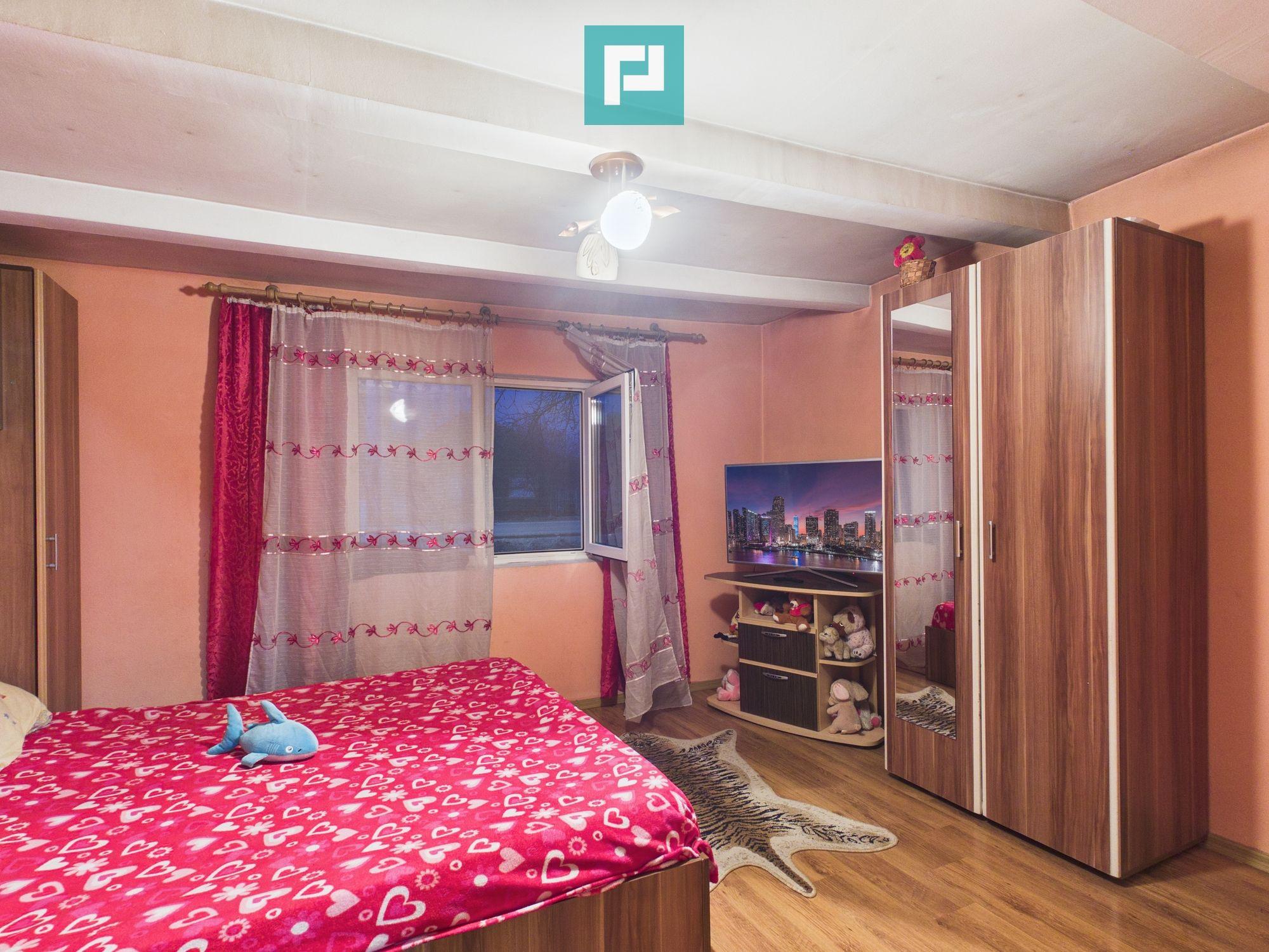 Casă cu 4 camere și 700 mp teren în Cermei - 3