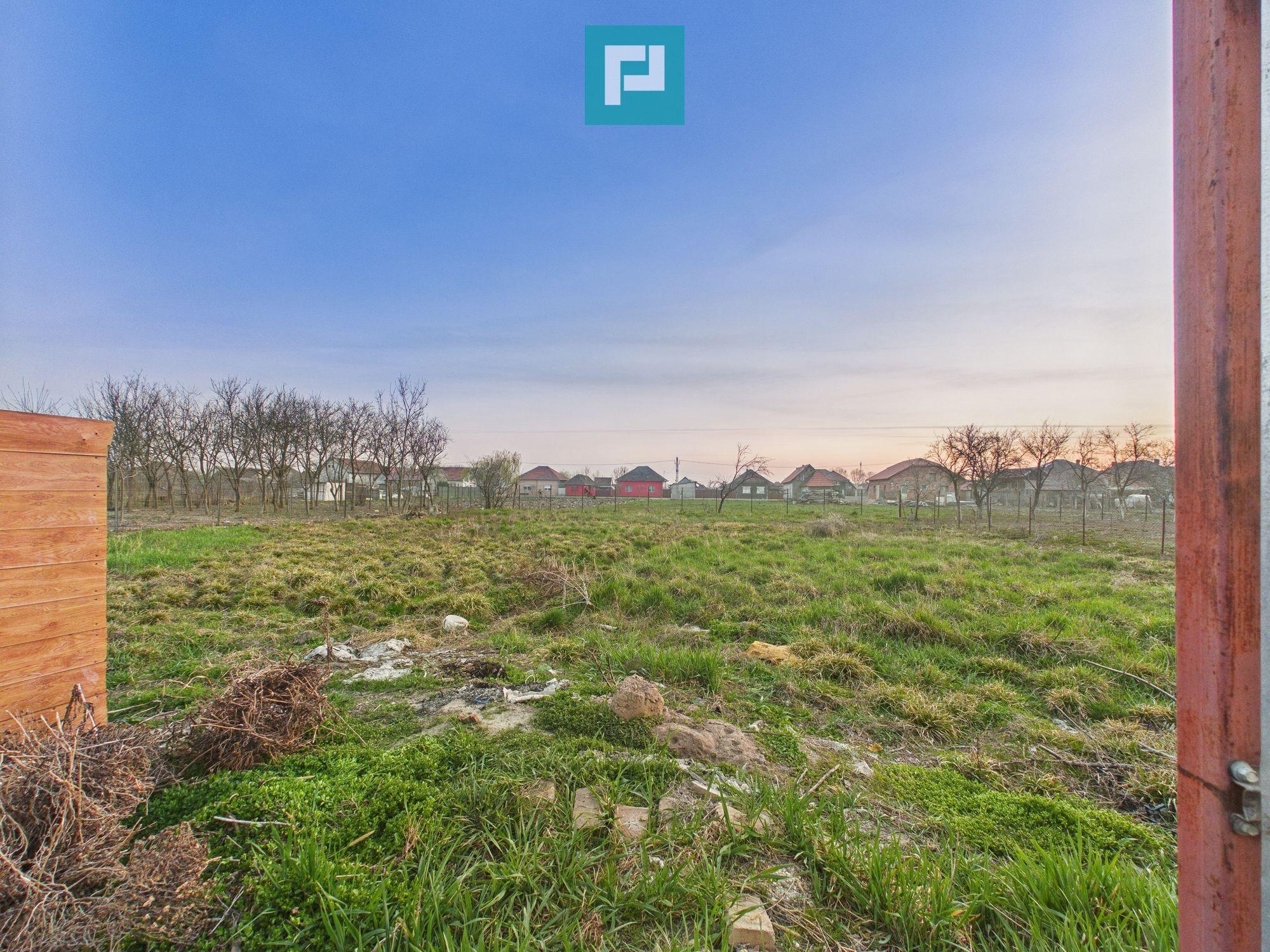 Casă cu 4 camere și 700 mp teren în Cermei - 10