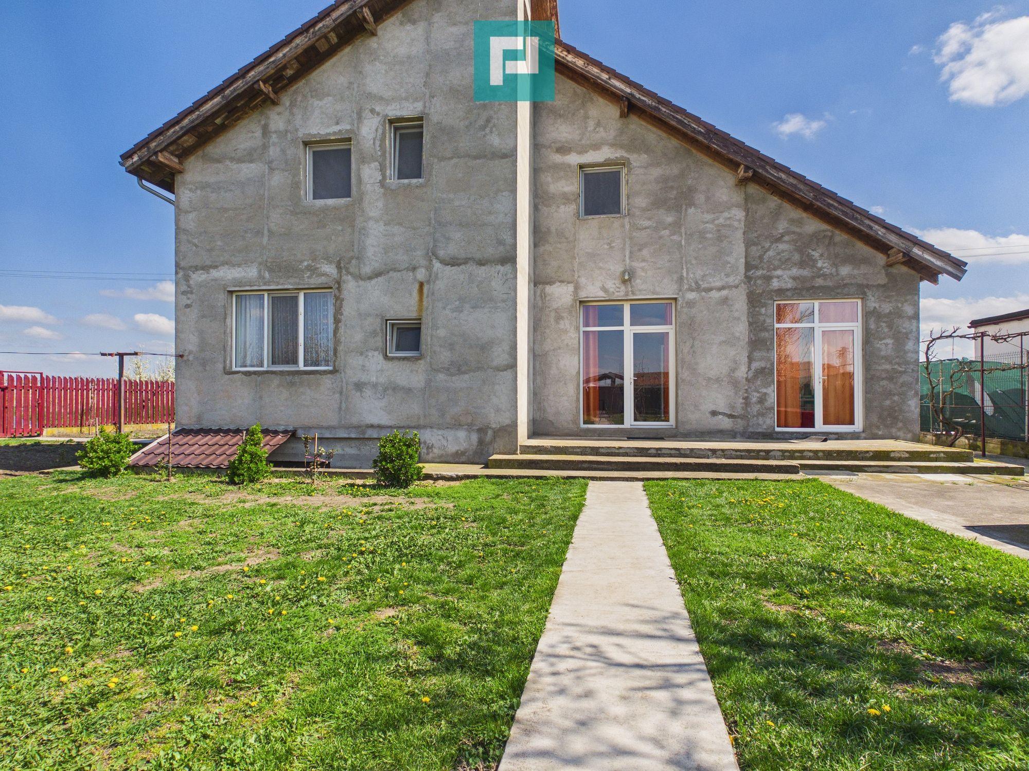 Casă cu 7 camere și teren generos în Șofronea - 17