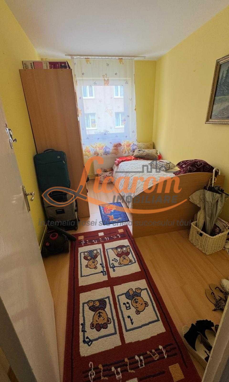 Apartament 3 camere decomandat Calea Bucuresti etaj 1/4 - 4