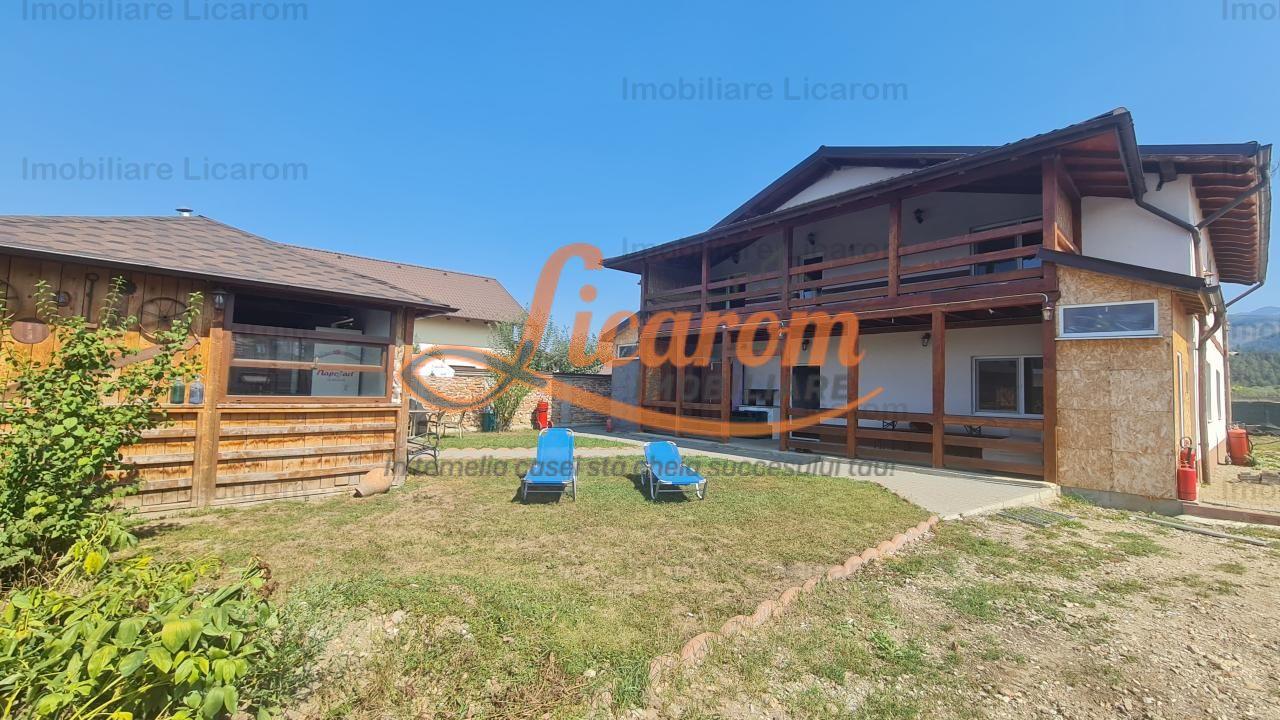 Proprietate in Cristian cu trei constructii+o fundatie,450000euro - 2