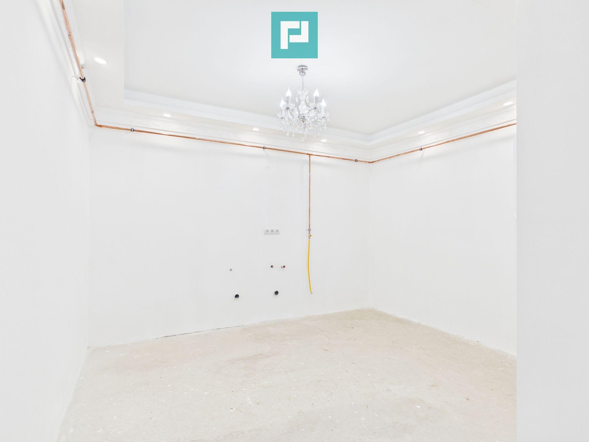 Casă renovată 4 camere si 1452 mp teren în Bătania - 3