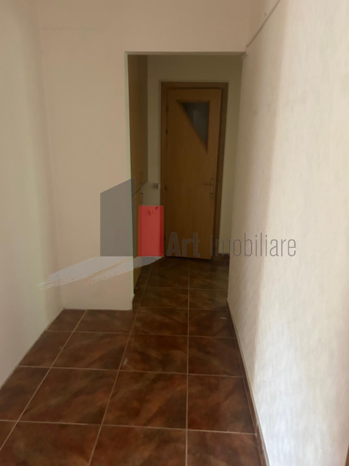 Vânzare apartament 4 camere decomandat Bd. Brâncoveanu - Izvorul Rece - 8