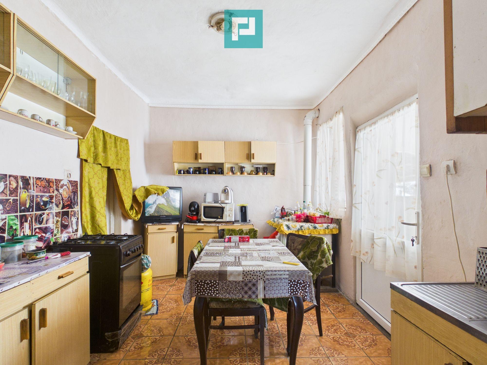 Casă cu 3 camere și 1047 mp în Peregu Mic - 6