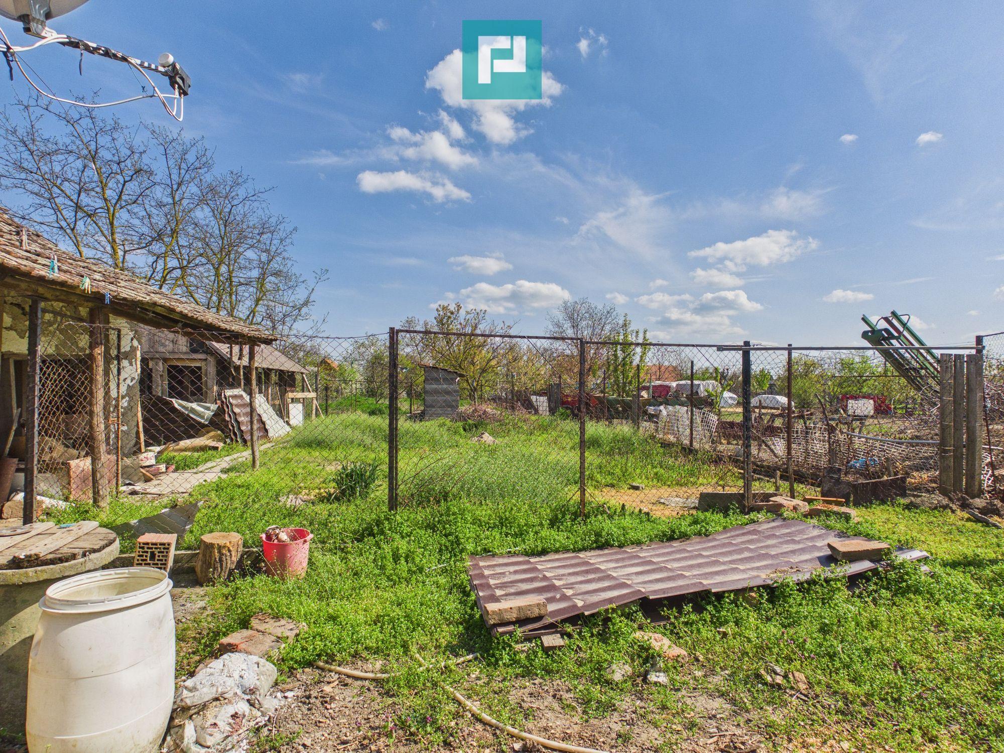 Casă cu 3 camere și 1047 mp în Peregu Mic - 9