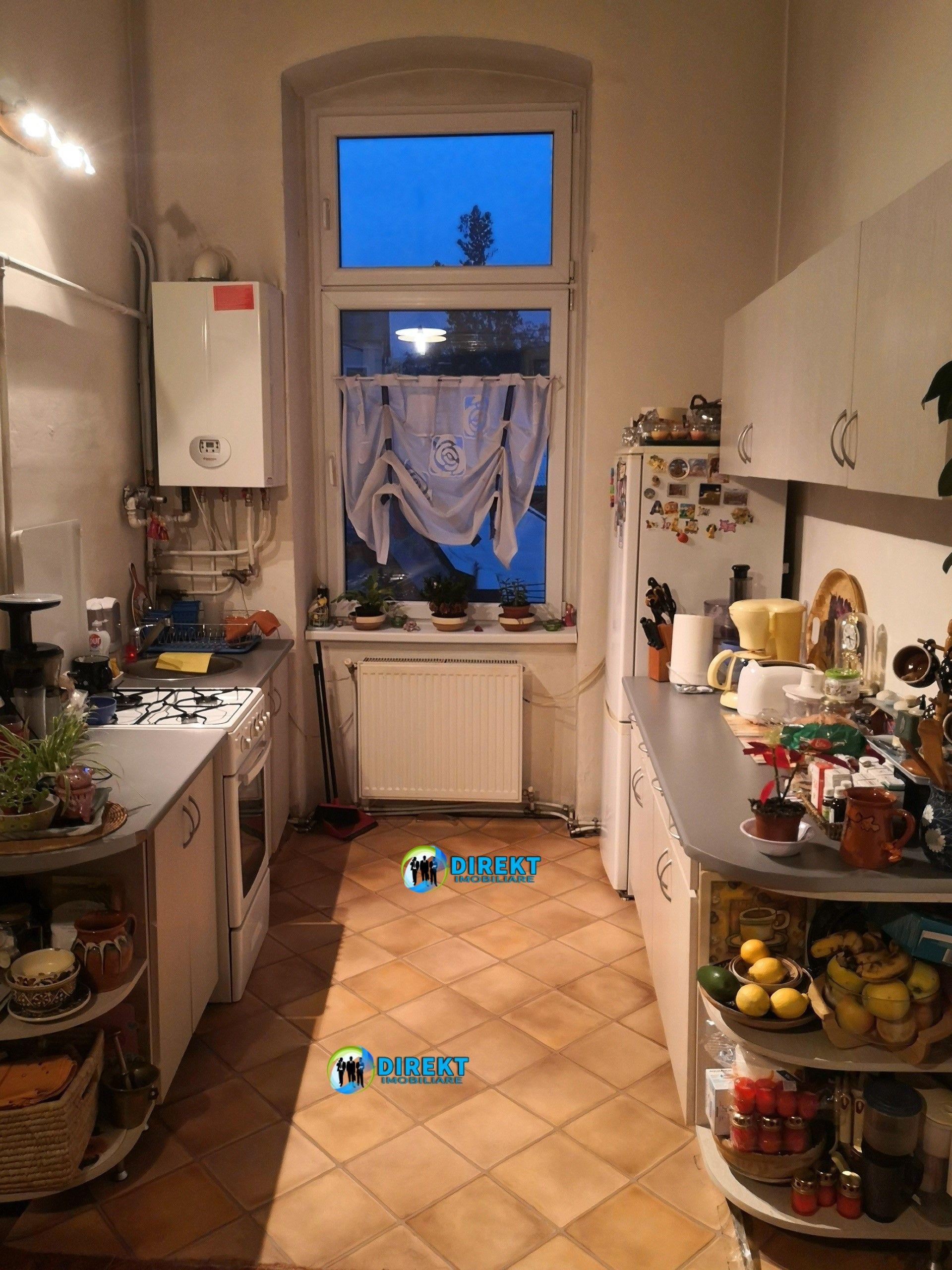 Apartament spatios , cu farmec deosebit -zona Posta Veche - 2