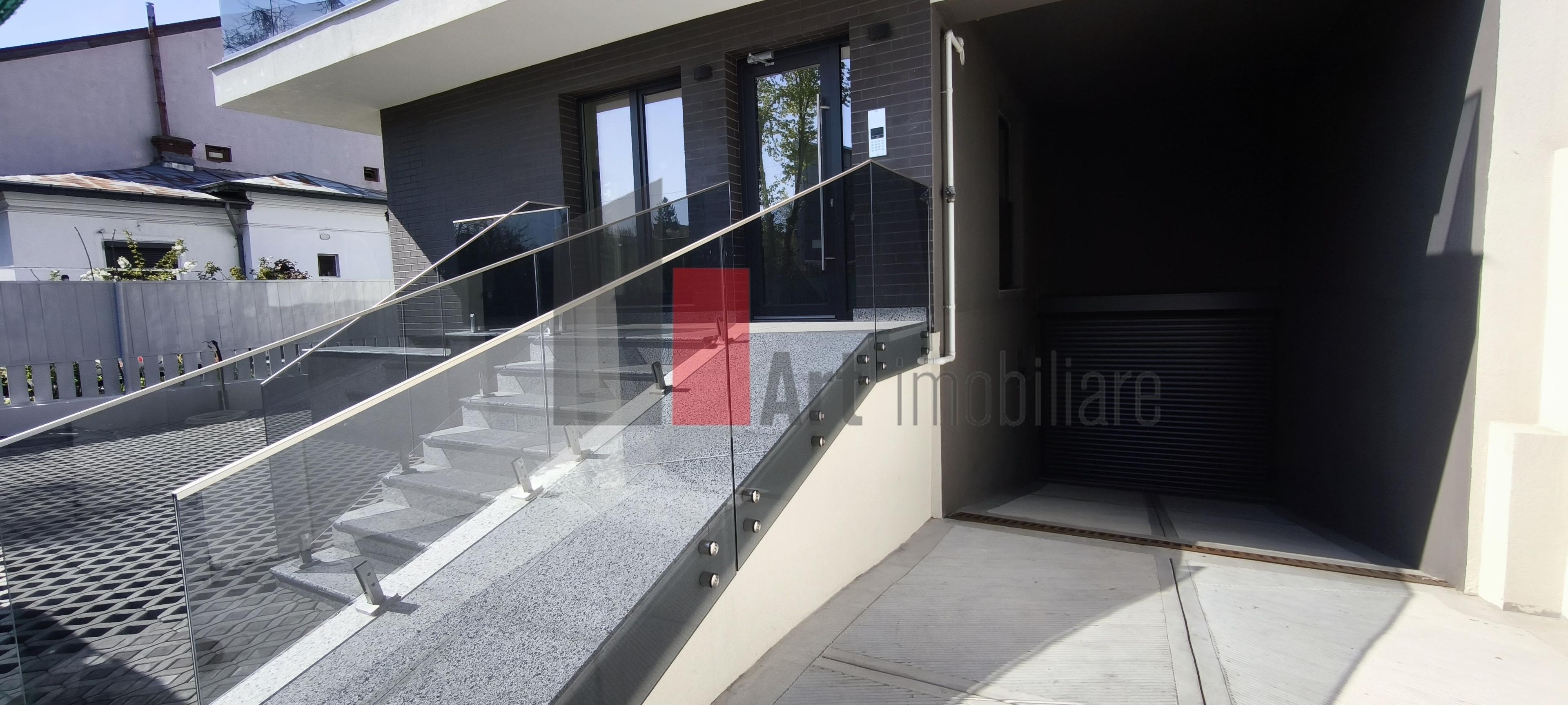 Apartament 3 camere bloc nou Jiului - 1