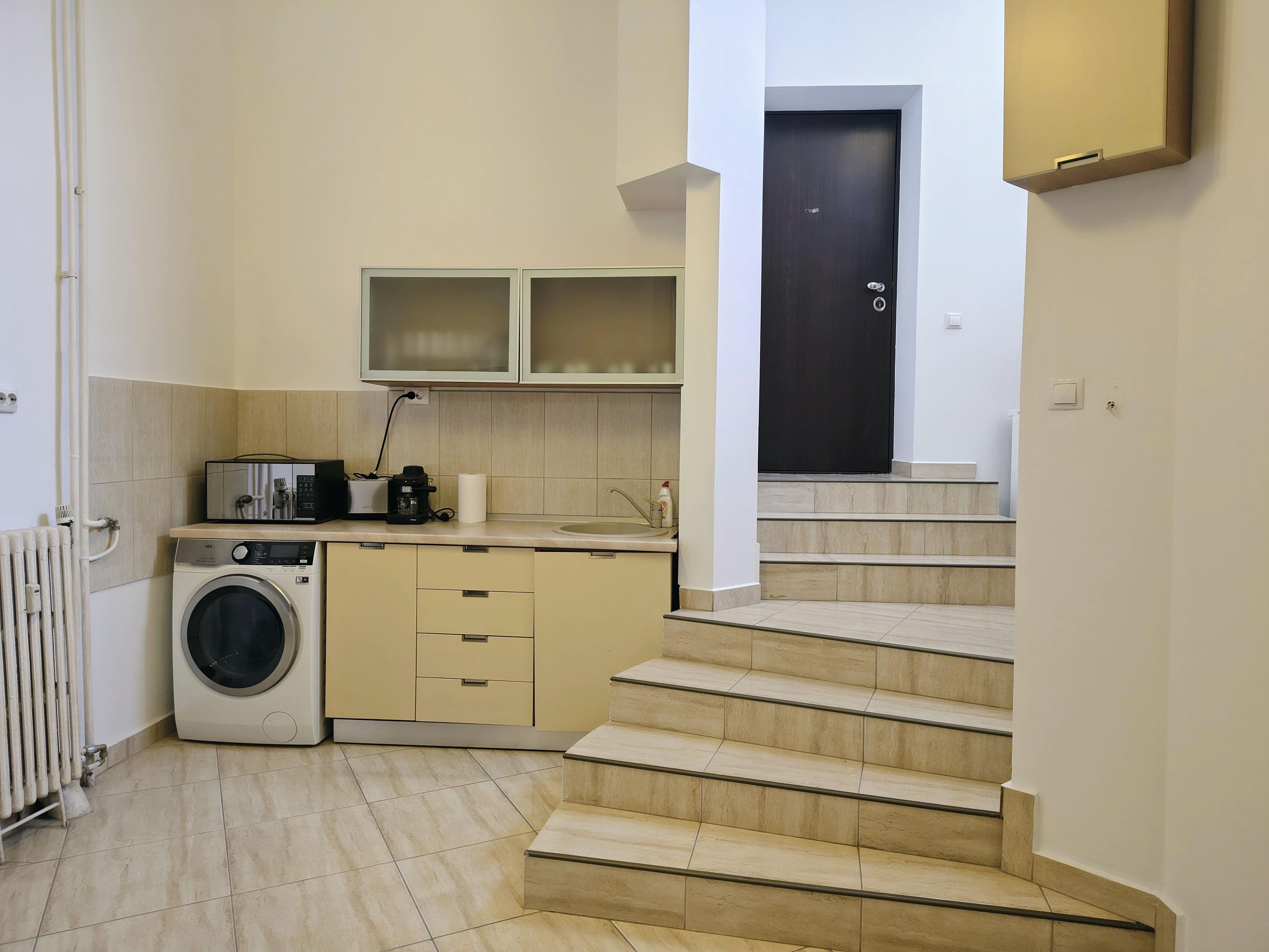 Apartament 2 camere Parc Traian , 400 E neg. Comision 50% - 3