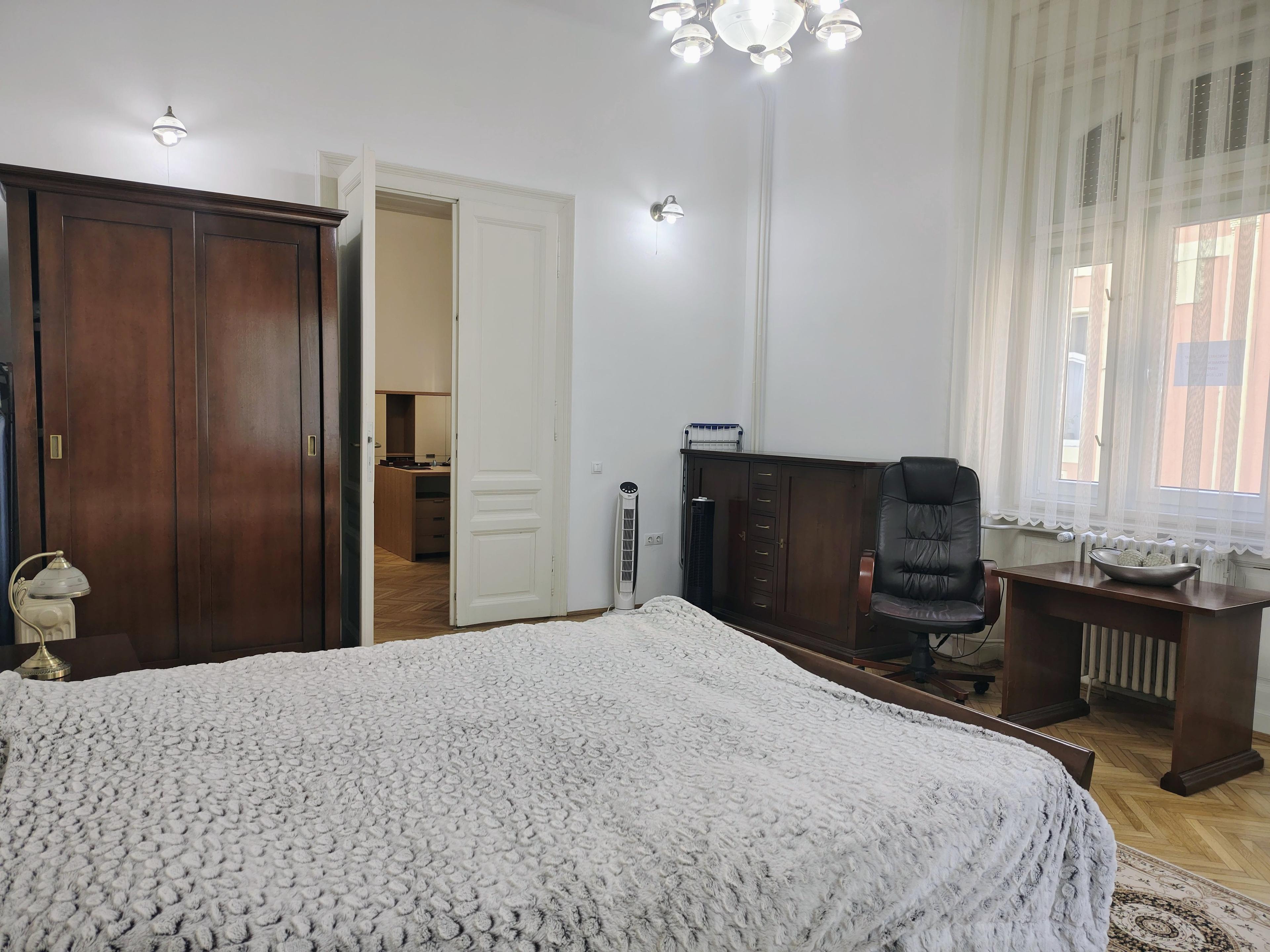 Apartament 2 camere Parc Traian , 400 E neg. Comision 50% - 6