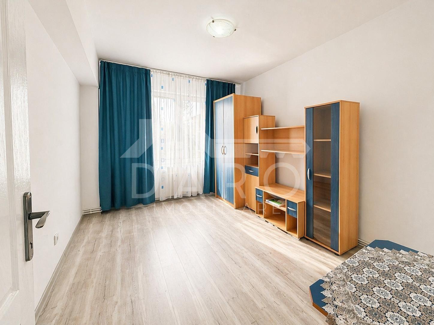 Vând apartament cu 2 camere,in cartierul Tudor,strada Infratirii - 4