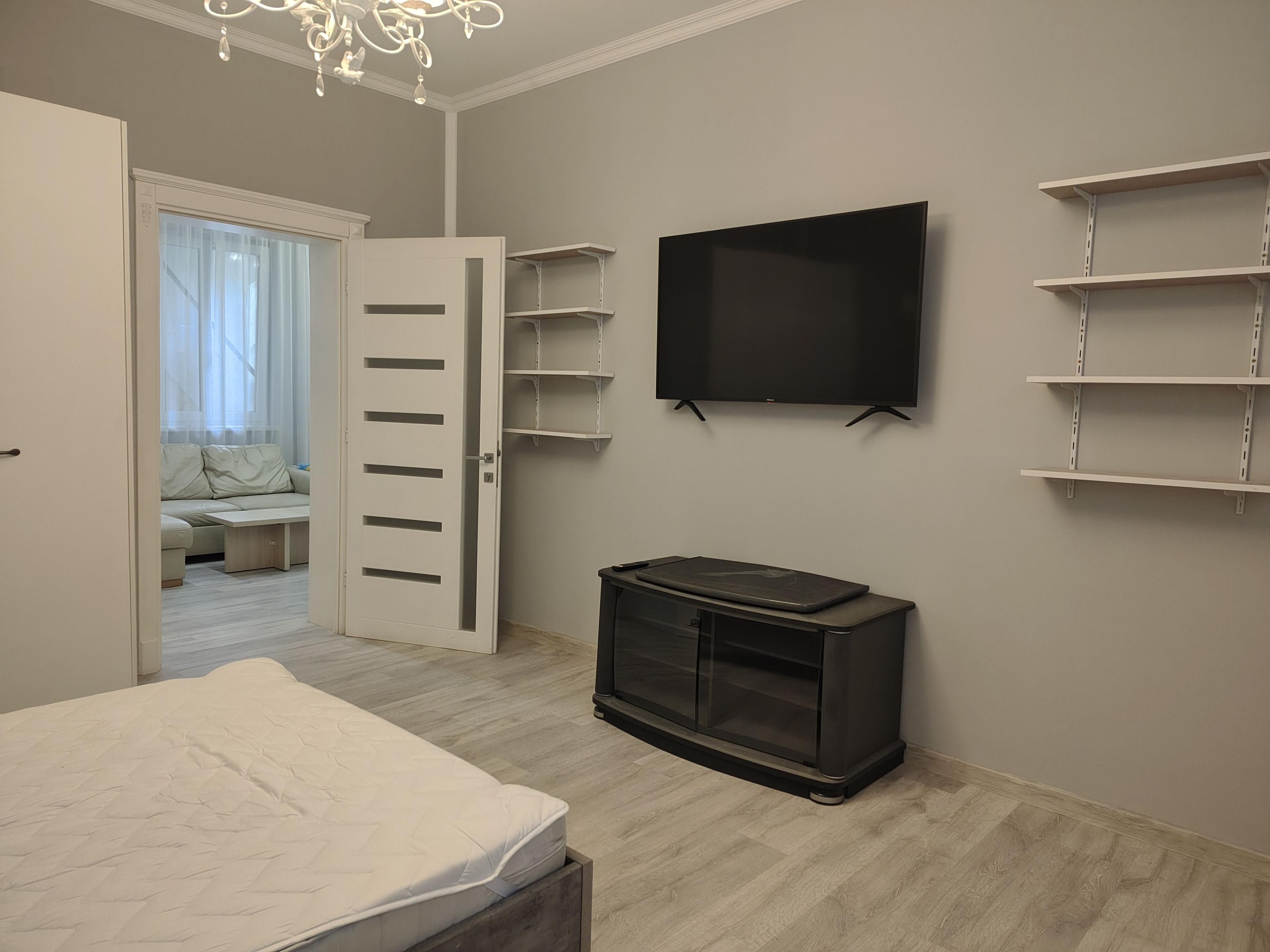 Apartament 3 camere la casa ,ultracentral, 550 E neg. Comision 50% - 3
