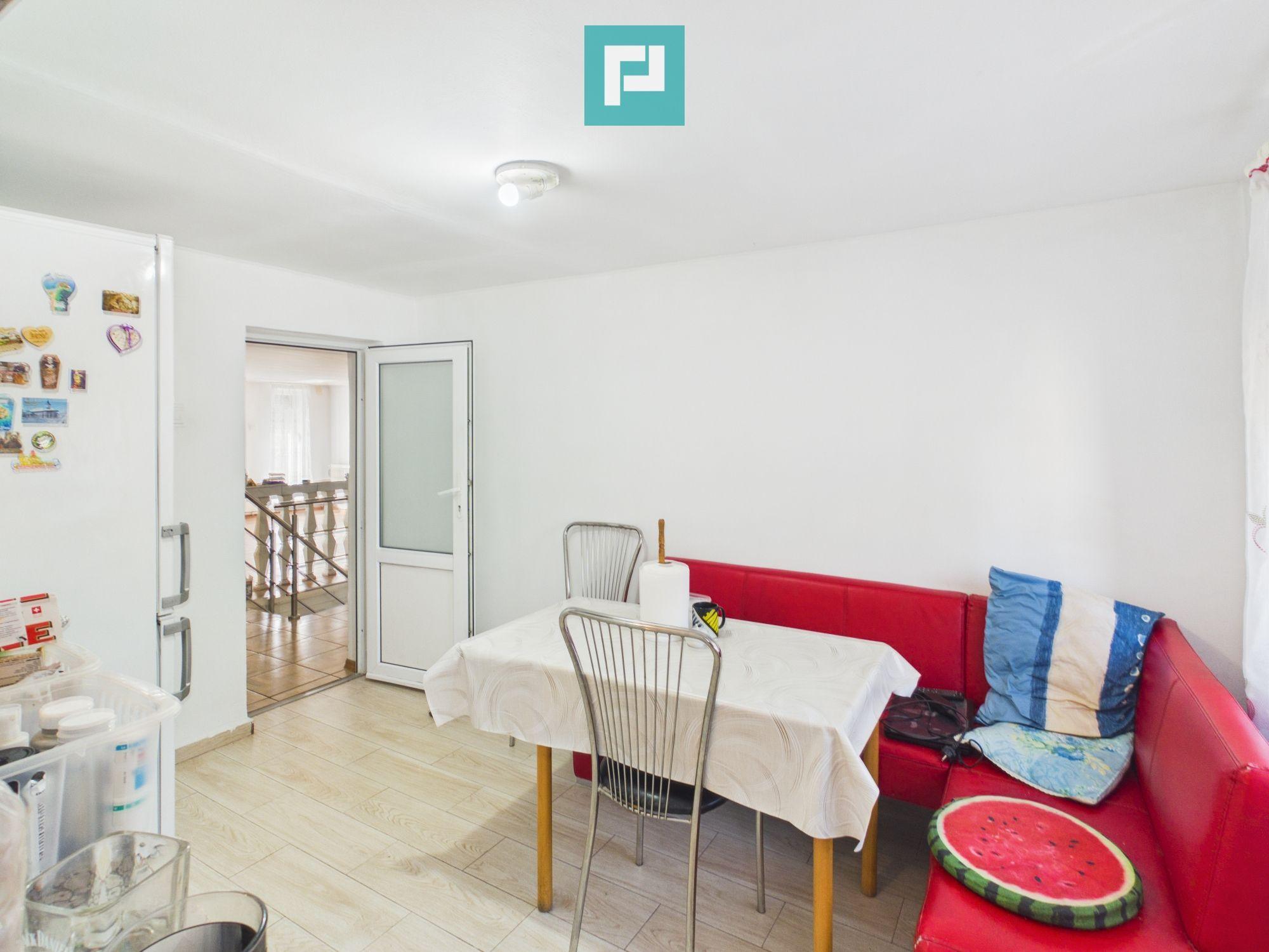 Casă cu 4 camere, teren 920 mp în Pișchia - 10