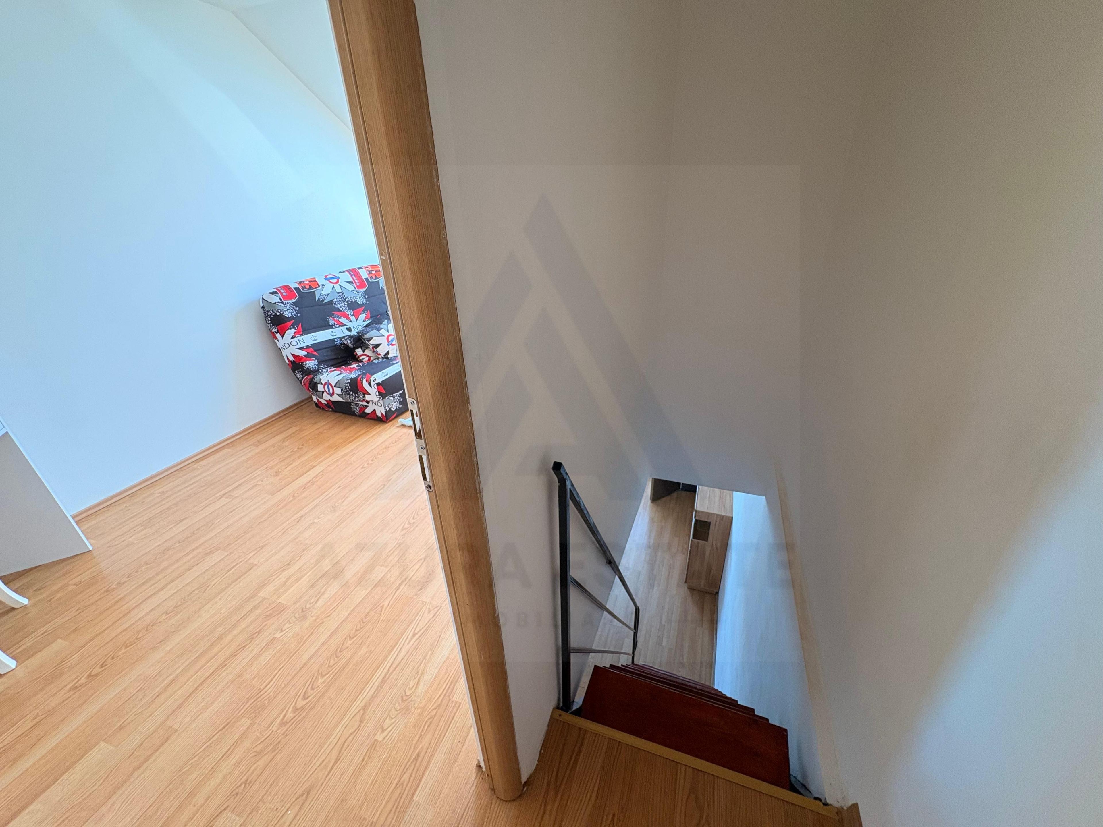 Garsonieră compartimentată pe 2 niveluri in zona Terezian - 12