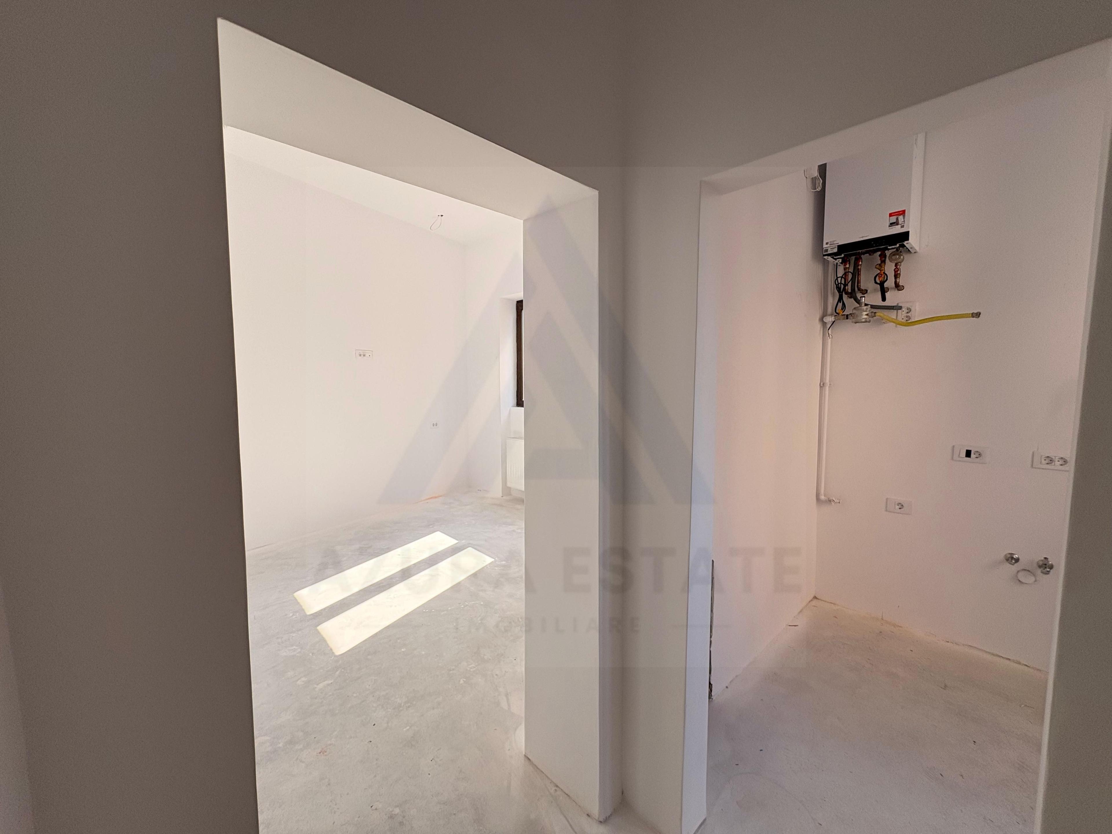 Garsonieră renovata 35 mp etaj 1 dispune de pivnita in zona Centrala