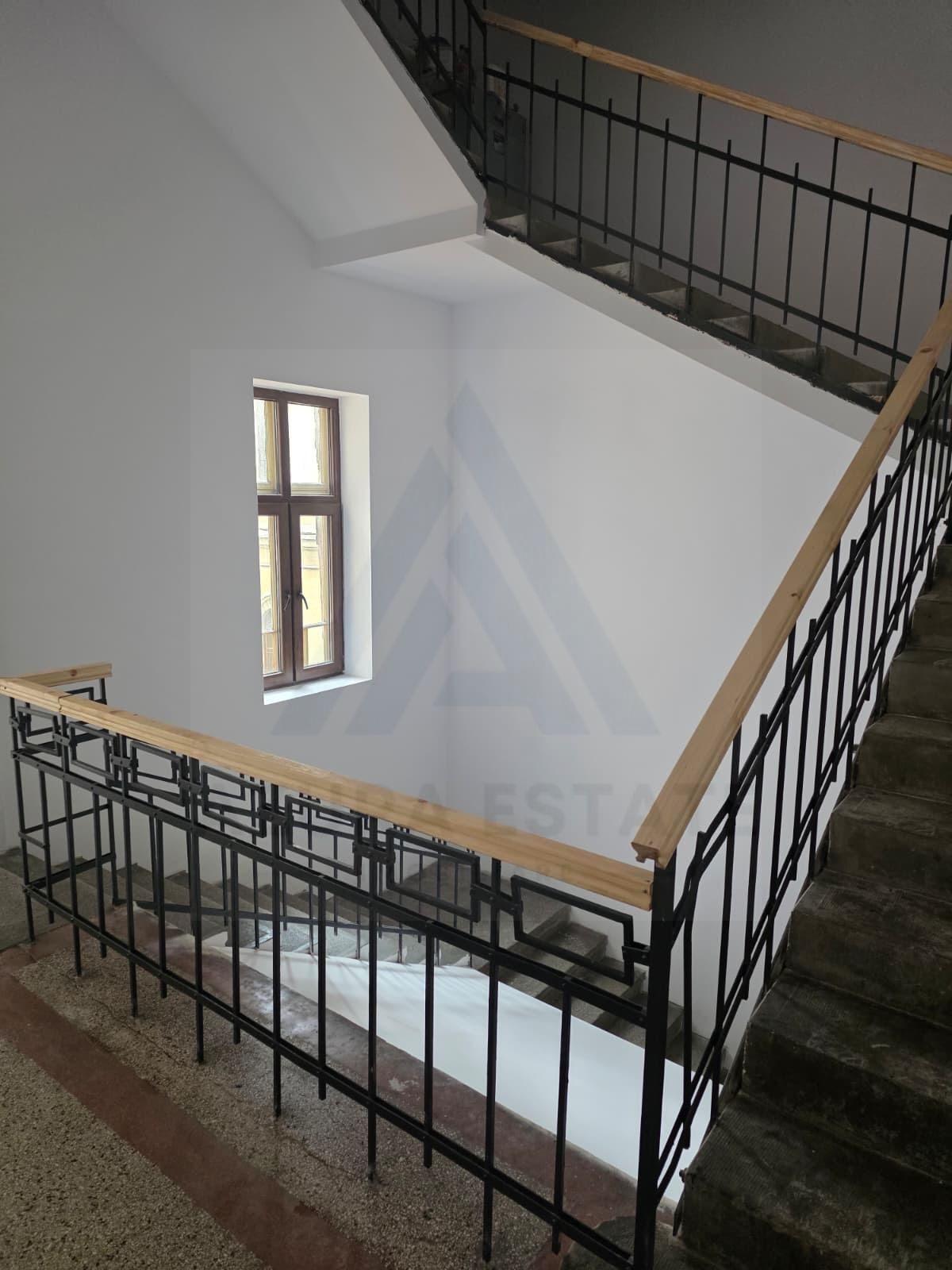 Apartament renovat 3 camere 2 bai 85 mp si pivnita în zona Central - 13