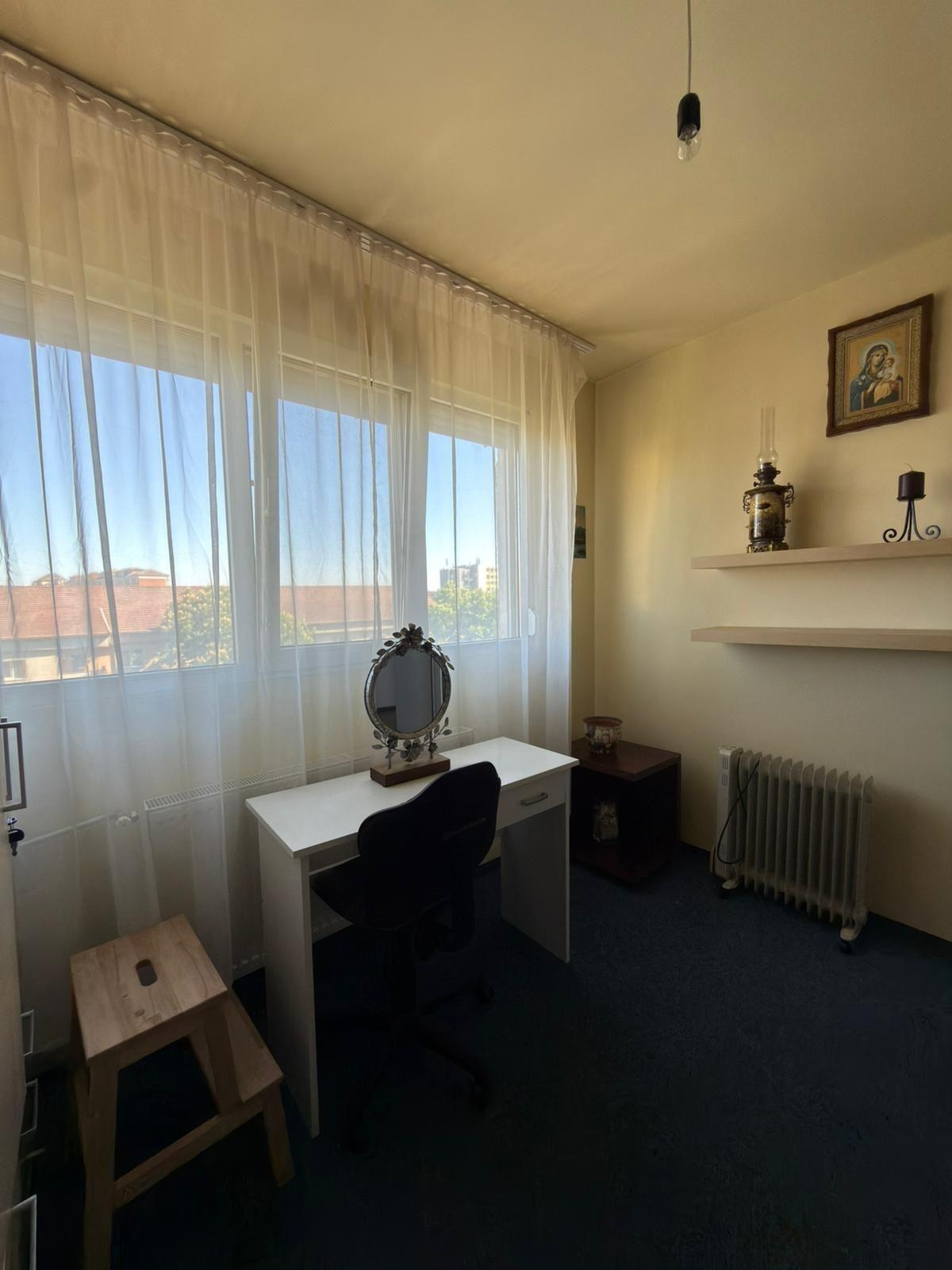 Ap 3 camere, decomandat,etaj 5 – zona Piața Rogerius.Pret 108.000 euro - 3