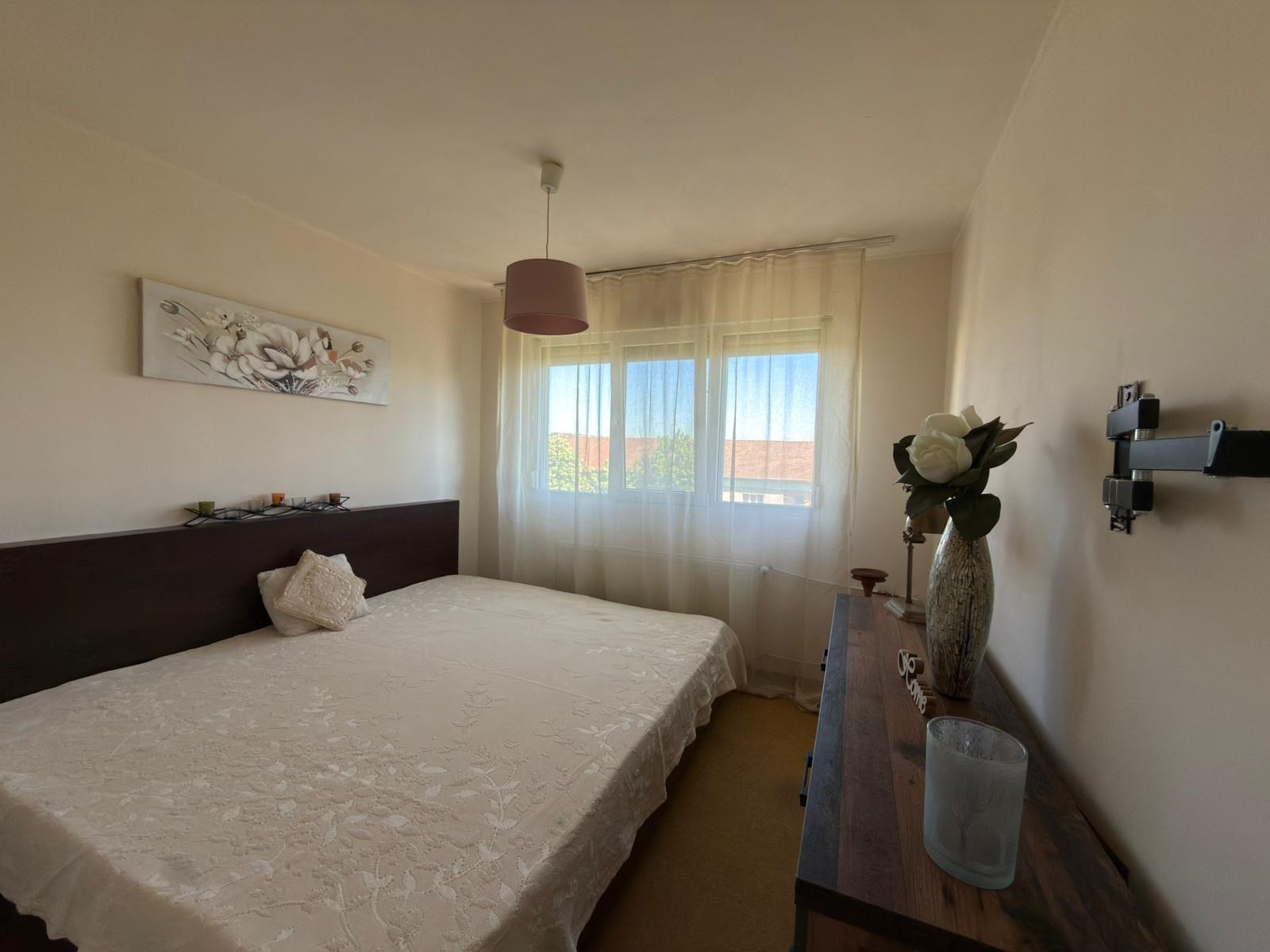 Ap 3 camere, decomandat,etaj 5 – zona Piața Rogerius.Pret 108.000 euro - 6