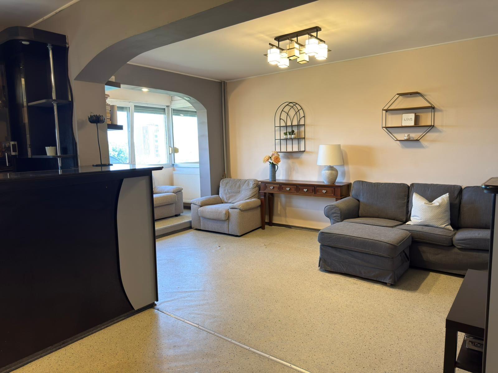 Ap 3 camere, decomandat,etaj 5 – zona Piața Rogerius.Pret 108.000 euro - 9