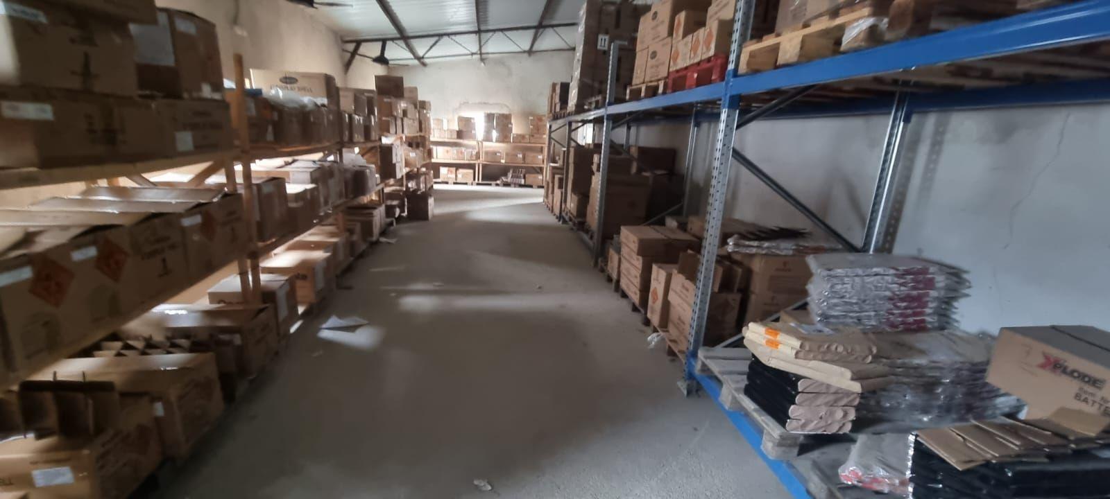 Hala industriala, teren 1472 mp, Episcopia, 179 500 E . Comision 0 - 3