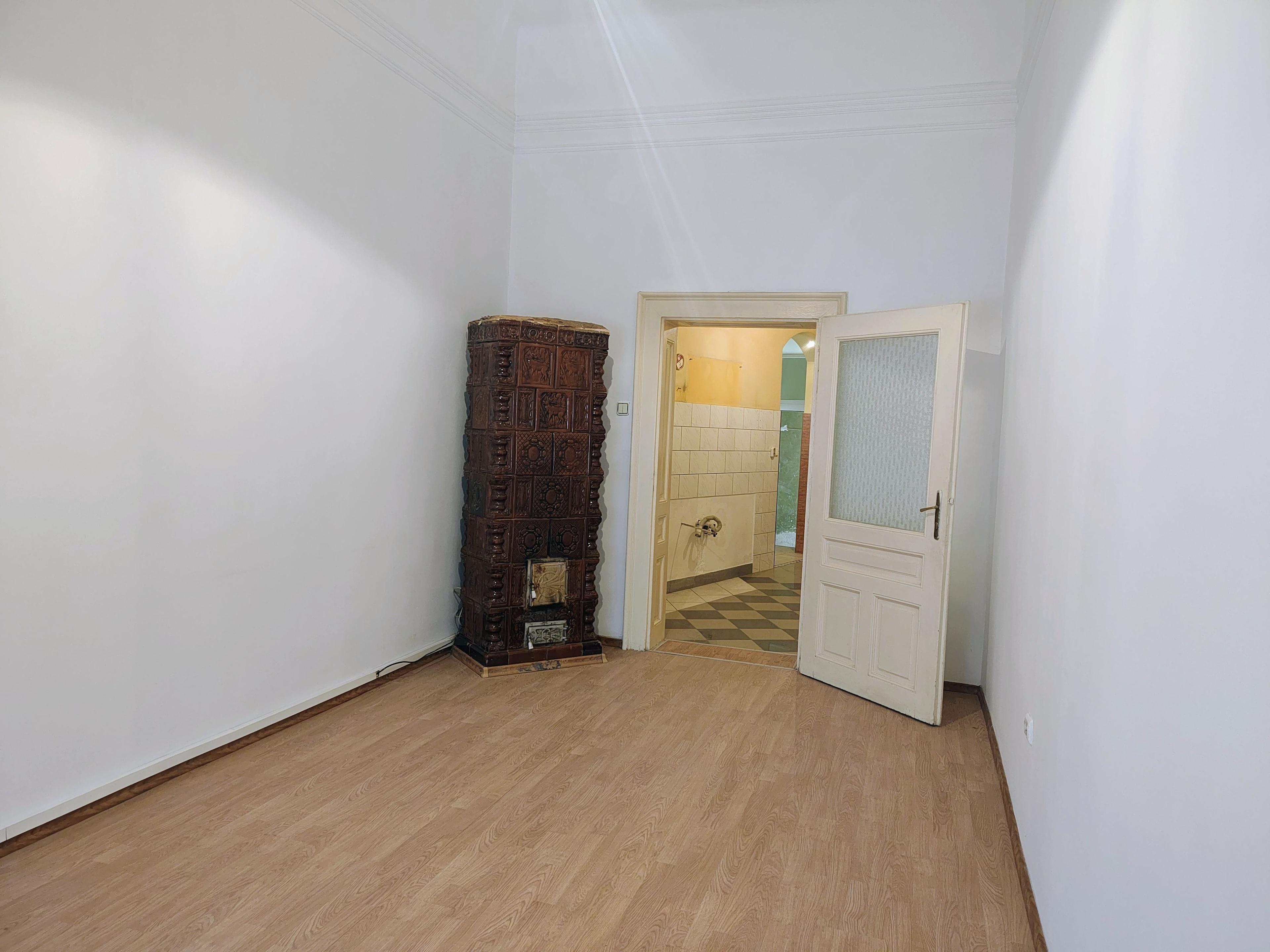 Apartament la casă cu front stradal, str. M. Eminescu. 119 900 E. - 4
