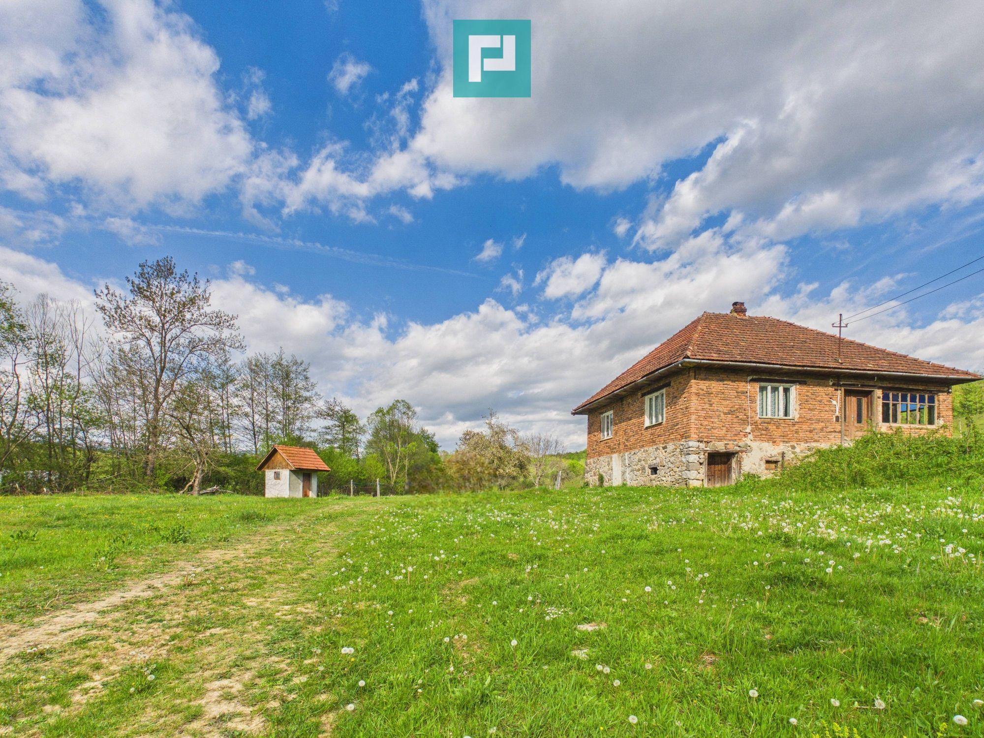 Casă cu teren de 17.681 mp, în loc. Hălmăgel, Arad - 1