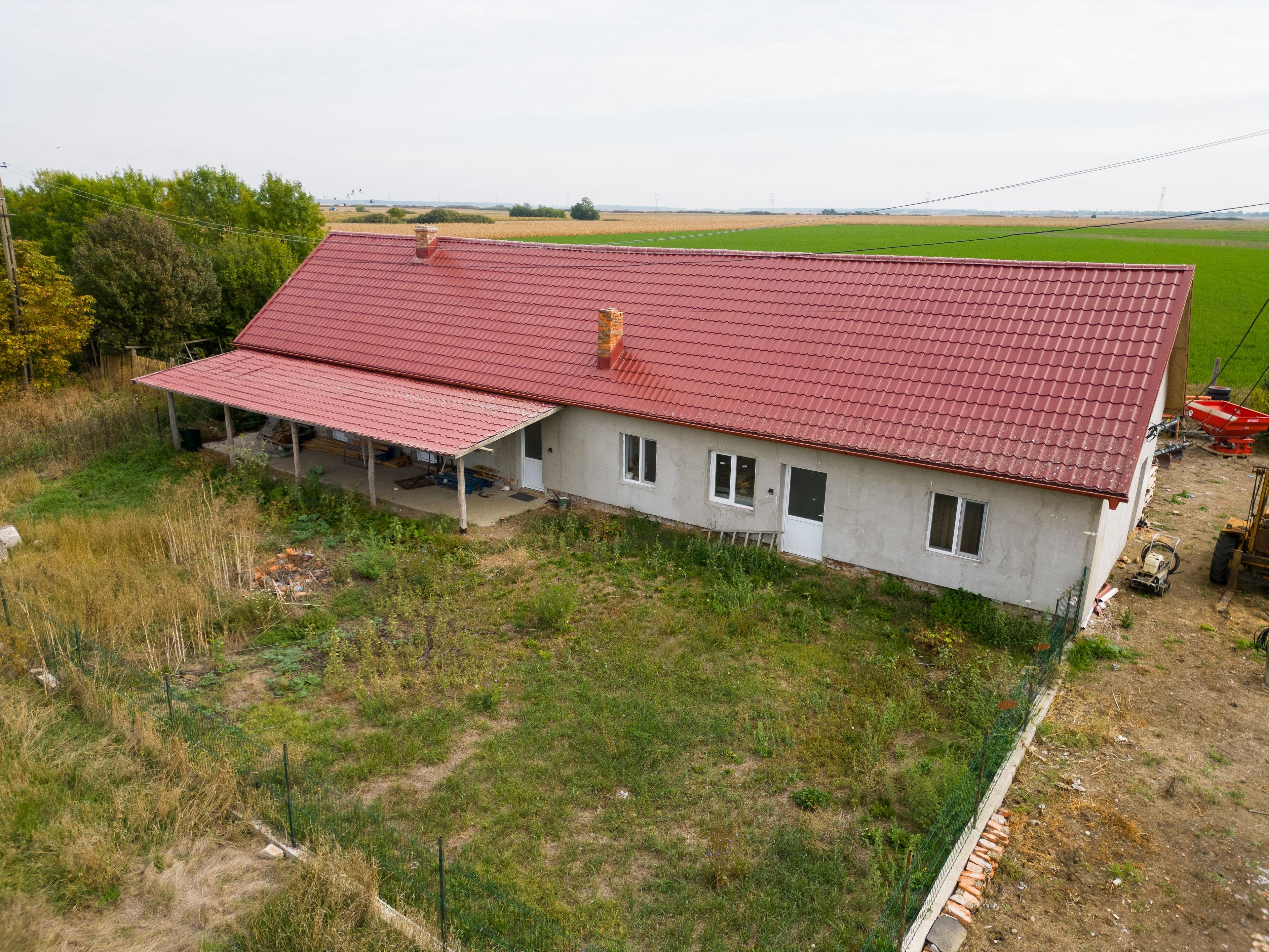 Casă cu teren 13 418 mp intravilan - 1