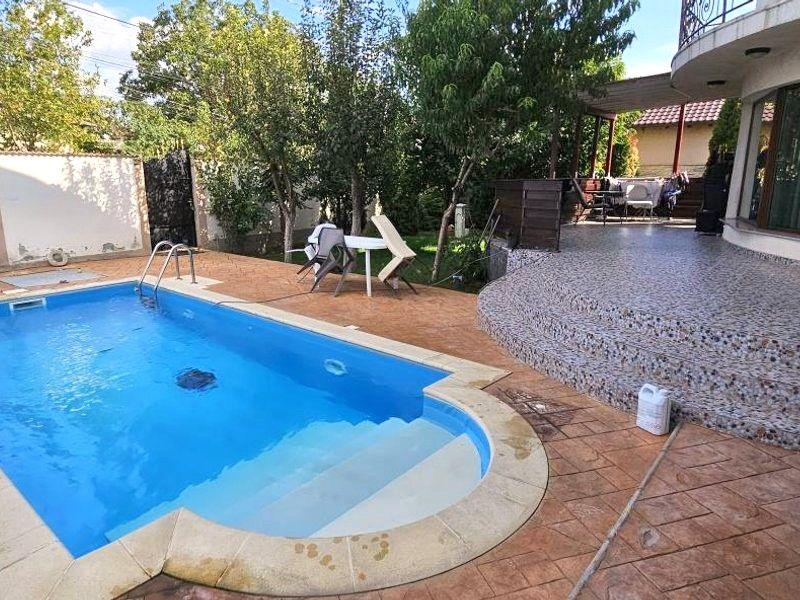 Glina vila noua 6 camere cu piscina - 1