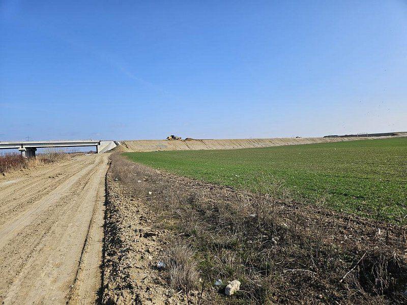 Teren intravilan 5000 mp de vânzare Cheiul Dâmboviței apropiere A2 - 1