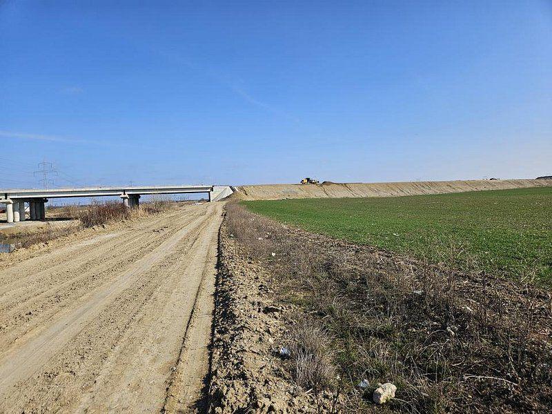 Teren intravilan 5000 mp de vânzare Cheiul Dâmboviței apropiere A2 - 4