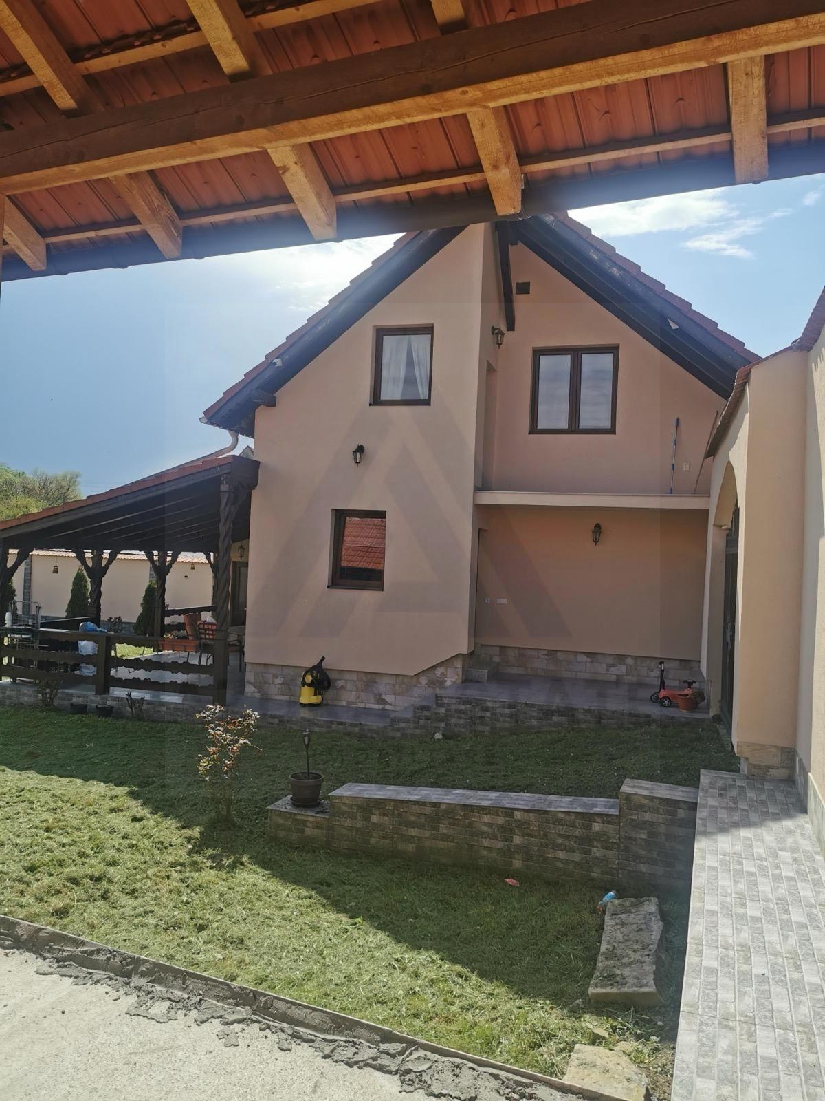 Casa individuala 3 camere teren liber 1250 mp grădină 1400 mp in Colun - 3