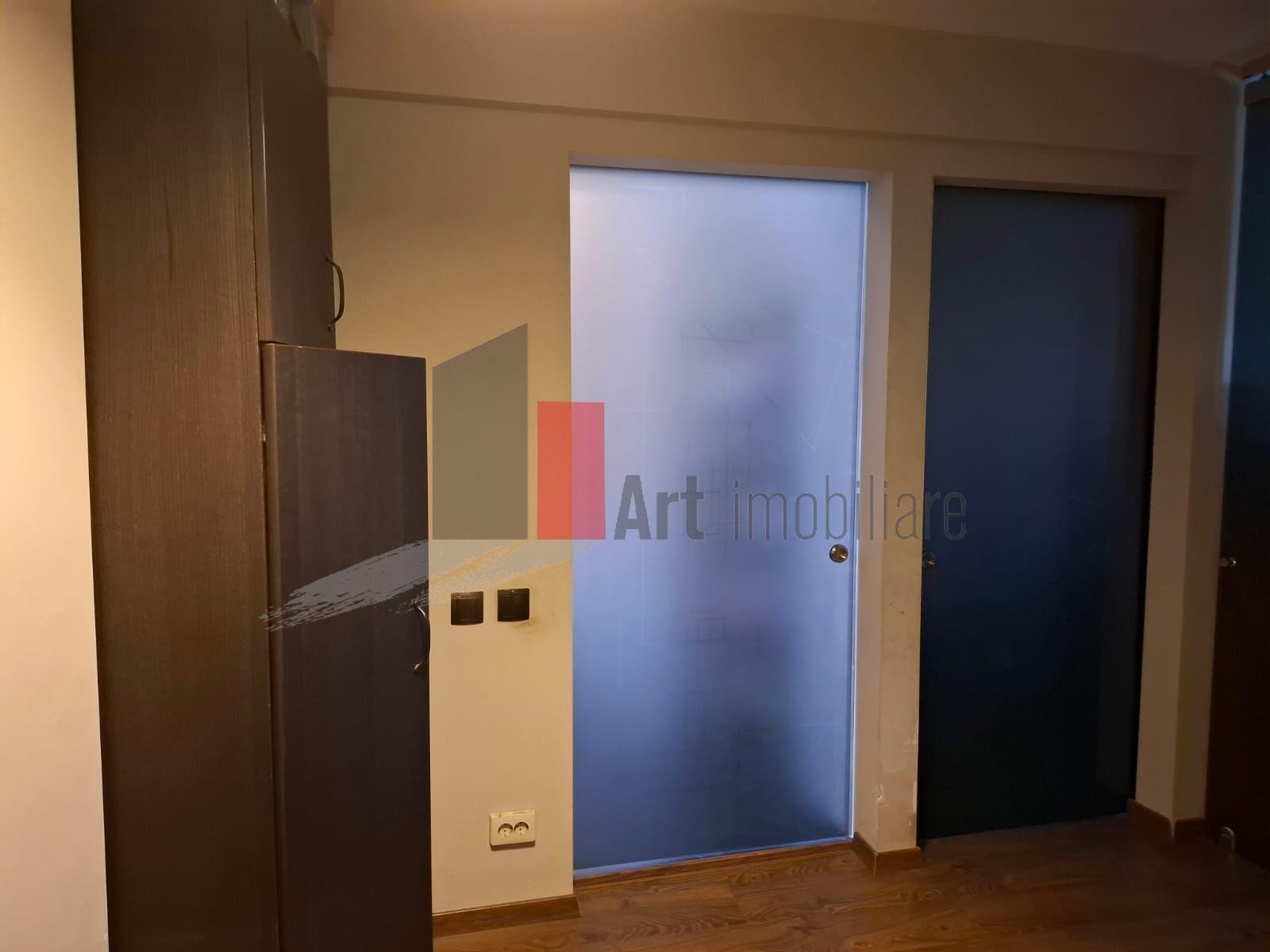 Vânzare apartament 3 camere Obregia - 1