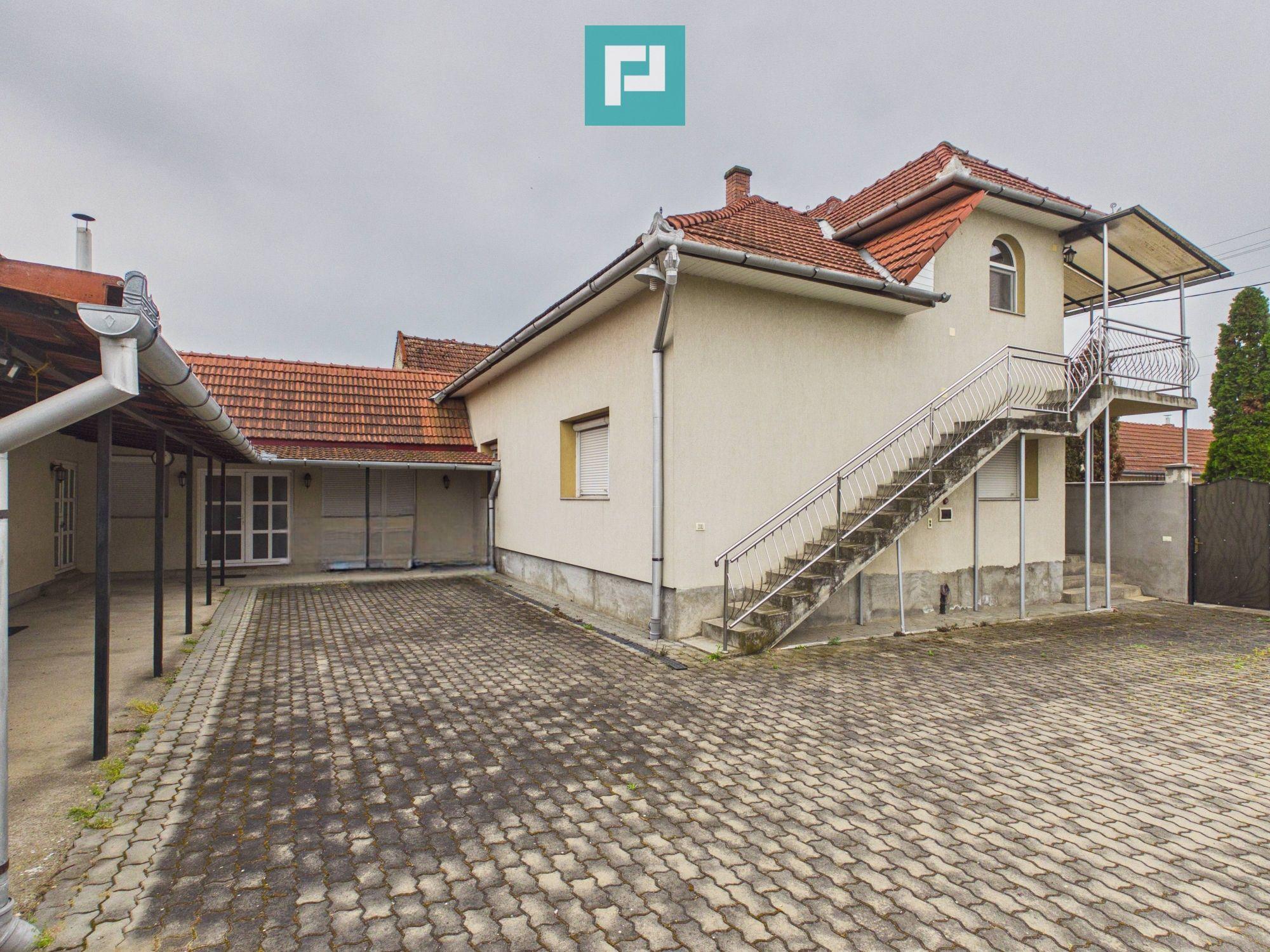 Casă complet modernizată, P+1 în Buteni, Arad - 28
