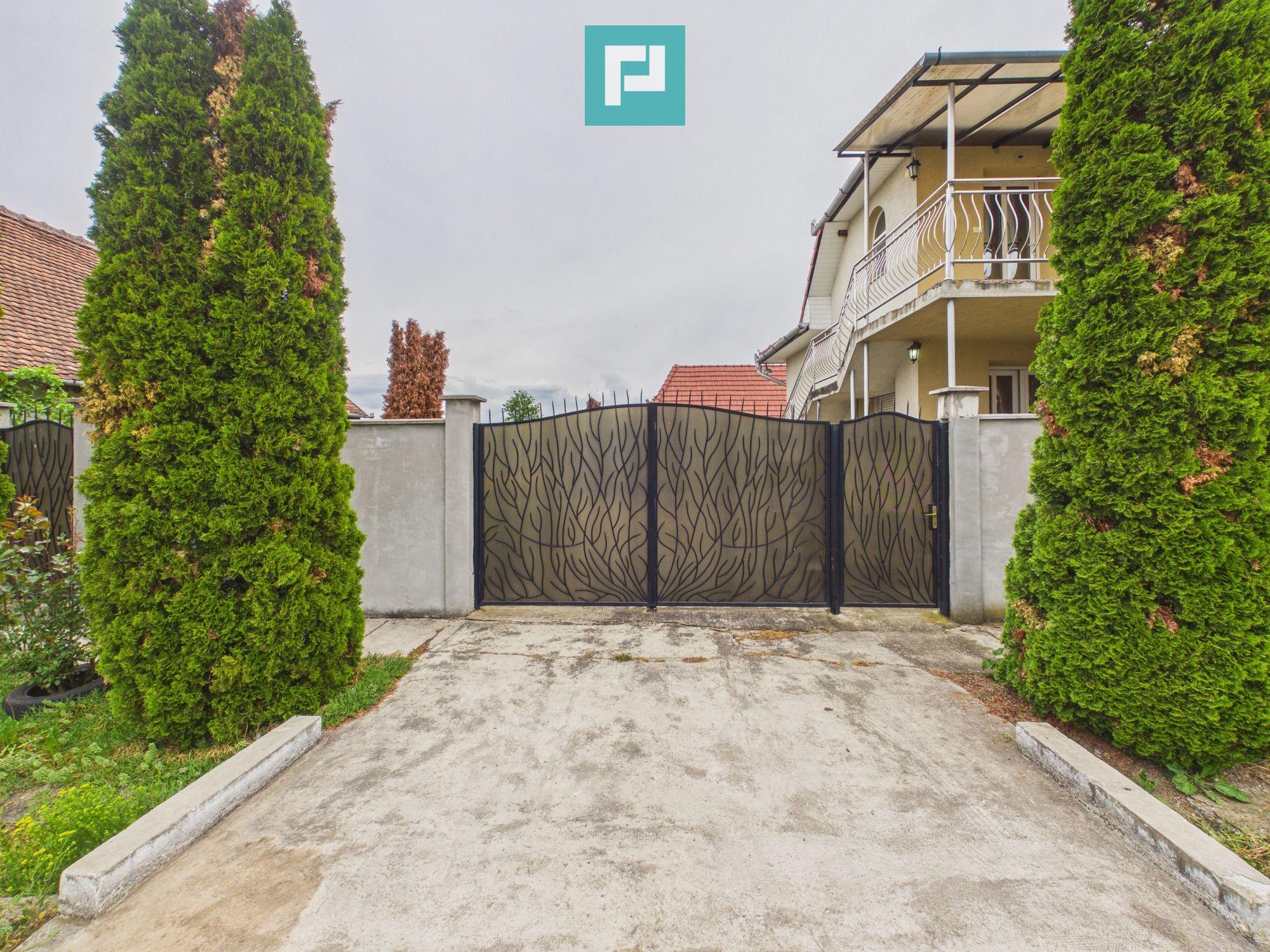Casă complet modernizată, P+1 în Buteni, Arad - 1