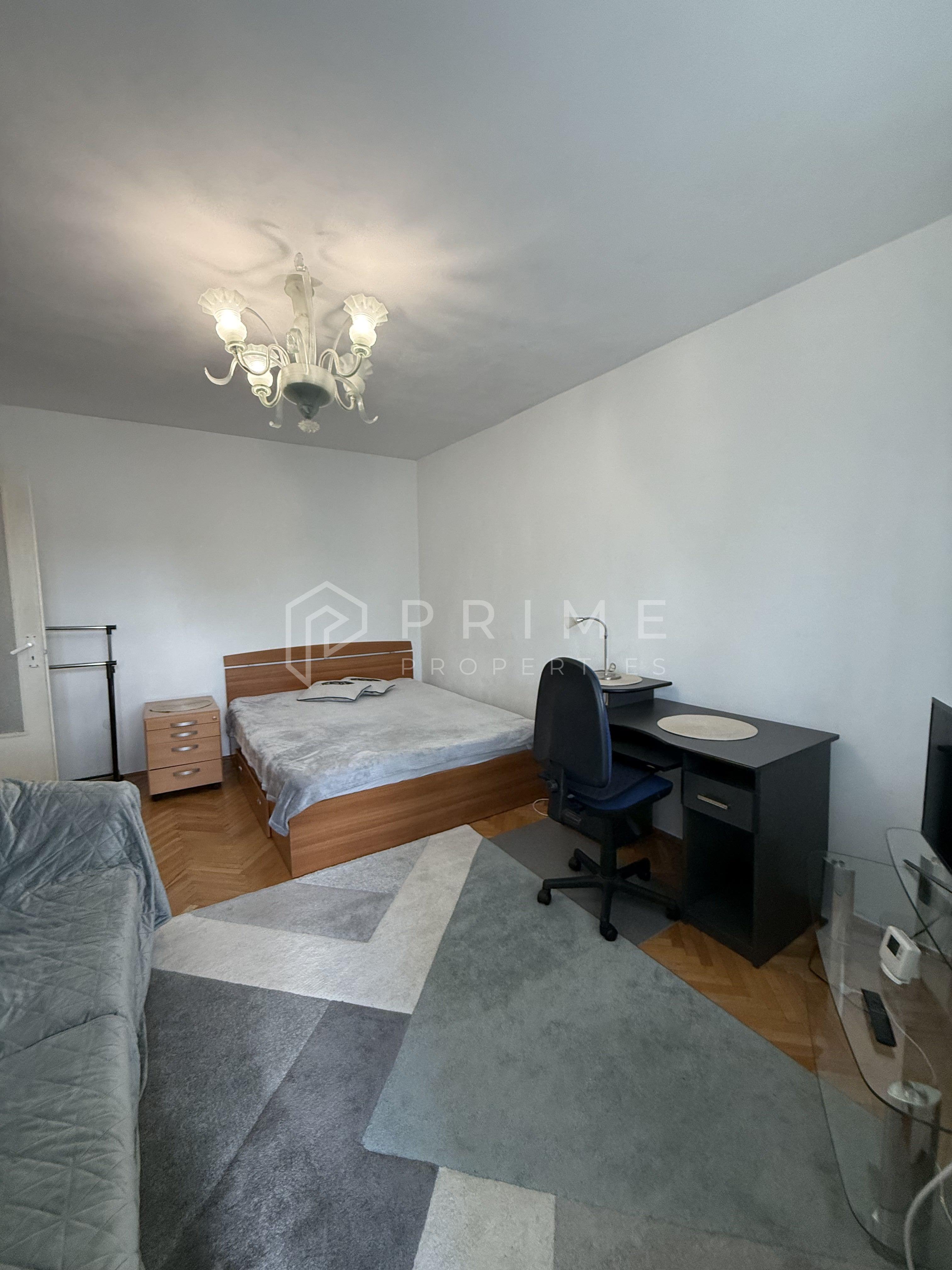 Apartament 3 camere de închiriat – Dâmbu, etaj 1, ideal pentru studenț - 1