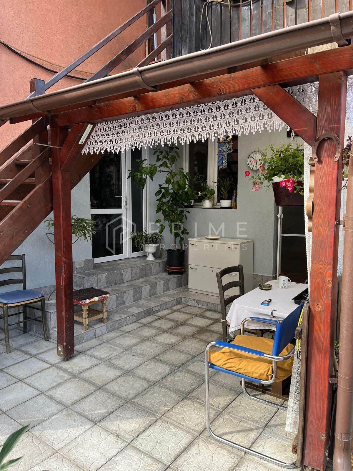 Casa cu front stradal, 7 Noiembrie, ideala clinica/cabinet/locuinta - 2