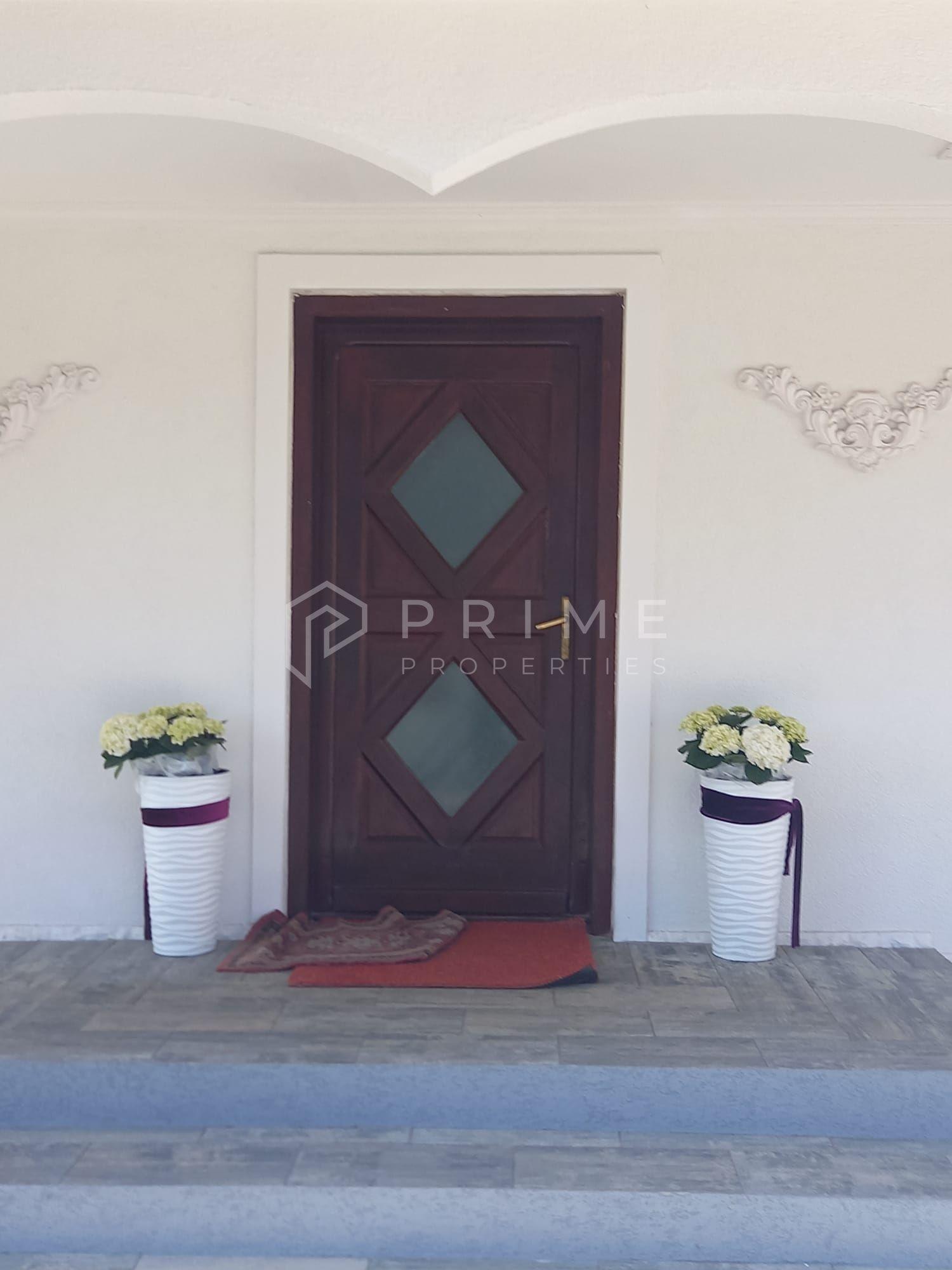Casa perfectă pentru familie – curte, foișor cu grătar și garaj triplu - 8