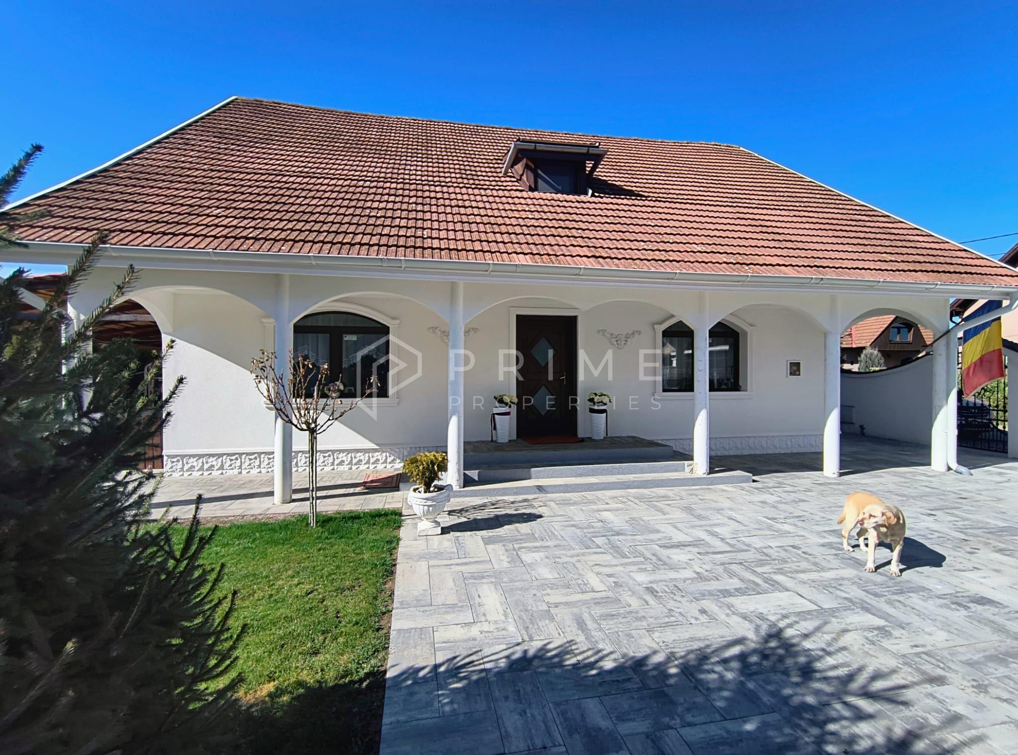 Casa perfectă pentru familie – curte, foișor cu grătar și garaj triplu - 1