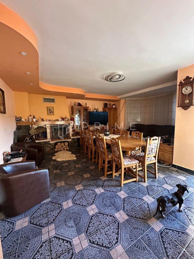 Casă spațioasă de vânzare – Corunca, zona Vatman - 3