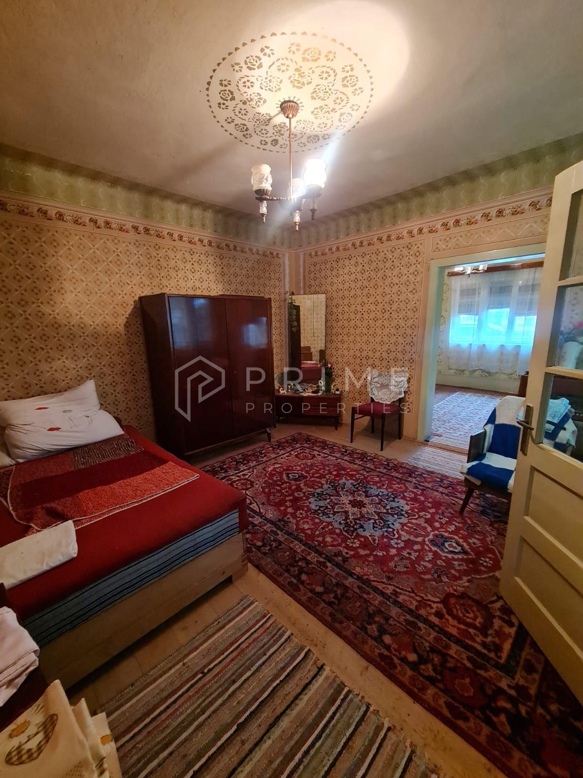 Casă cu teren de 1.000 m² – utilități complete, ideală pentru renovare - 4