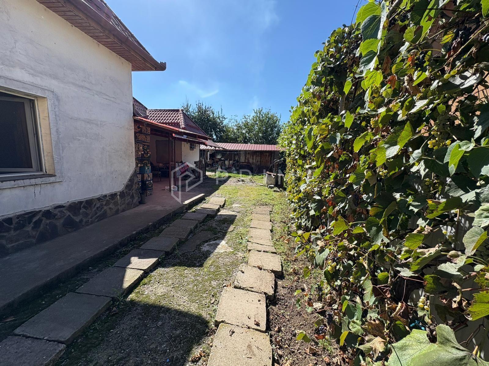 Casă familială pe un teren generos de 1.400 m² – Cristesti - 1