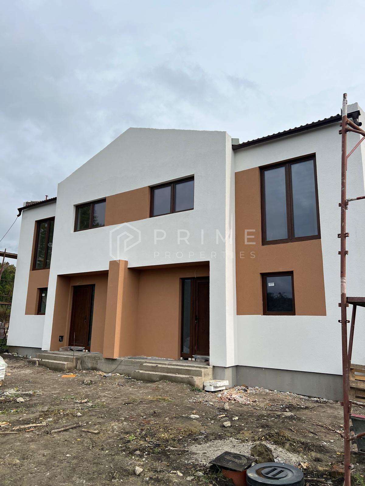 Casă nouă tip duplex izolat fonic în Livezeni - 1