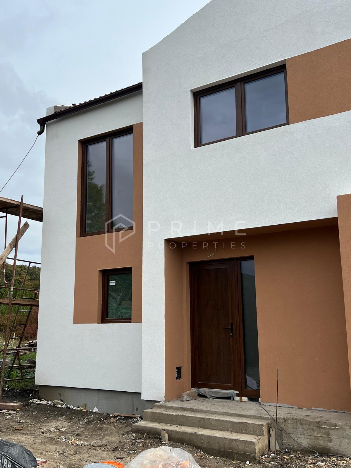 Casă nouă tip duplex izolat fonic în Livezeni - 2
