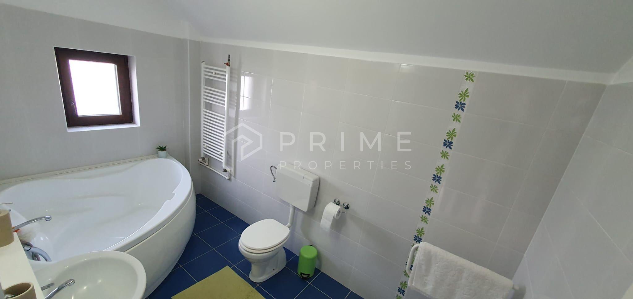 Casă individuală elegantă – Corunca, curte spațioasă - 8
