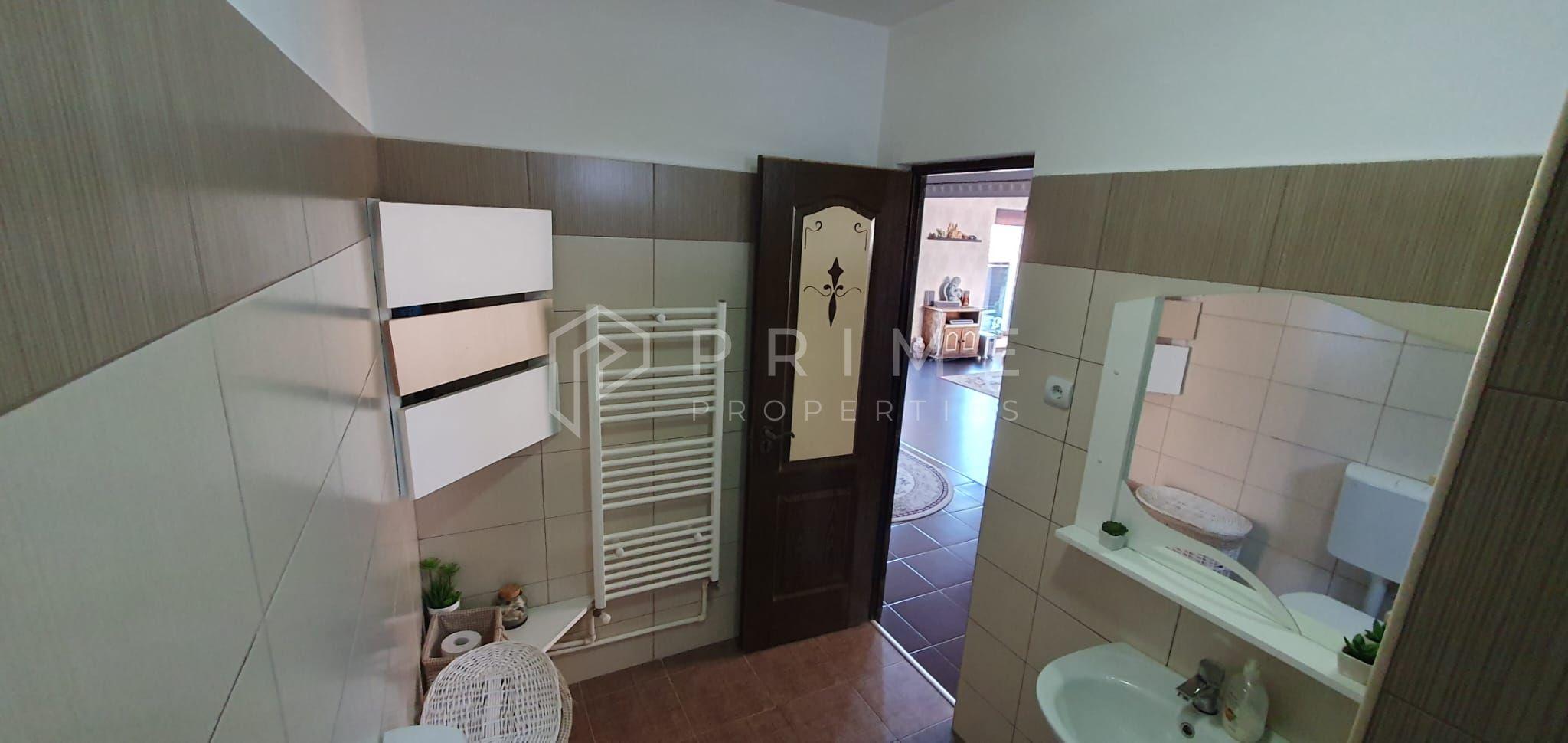 Casă individuală elegantă – Corunca, curte spațioasă - 13