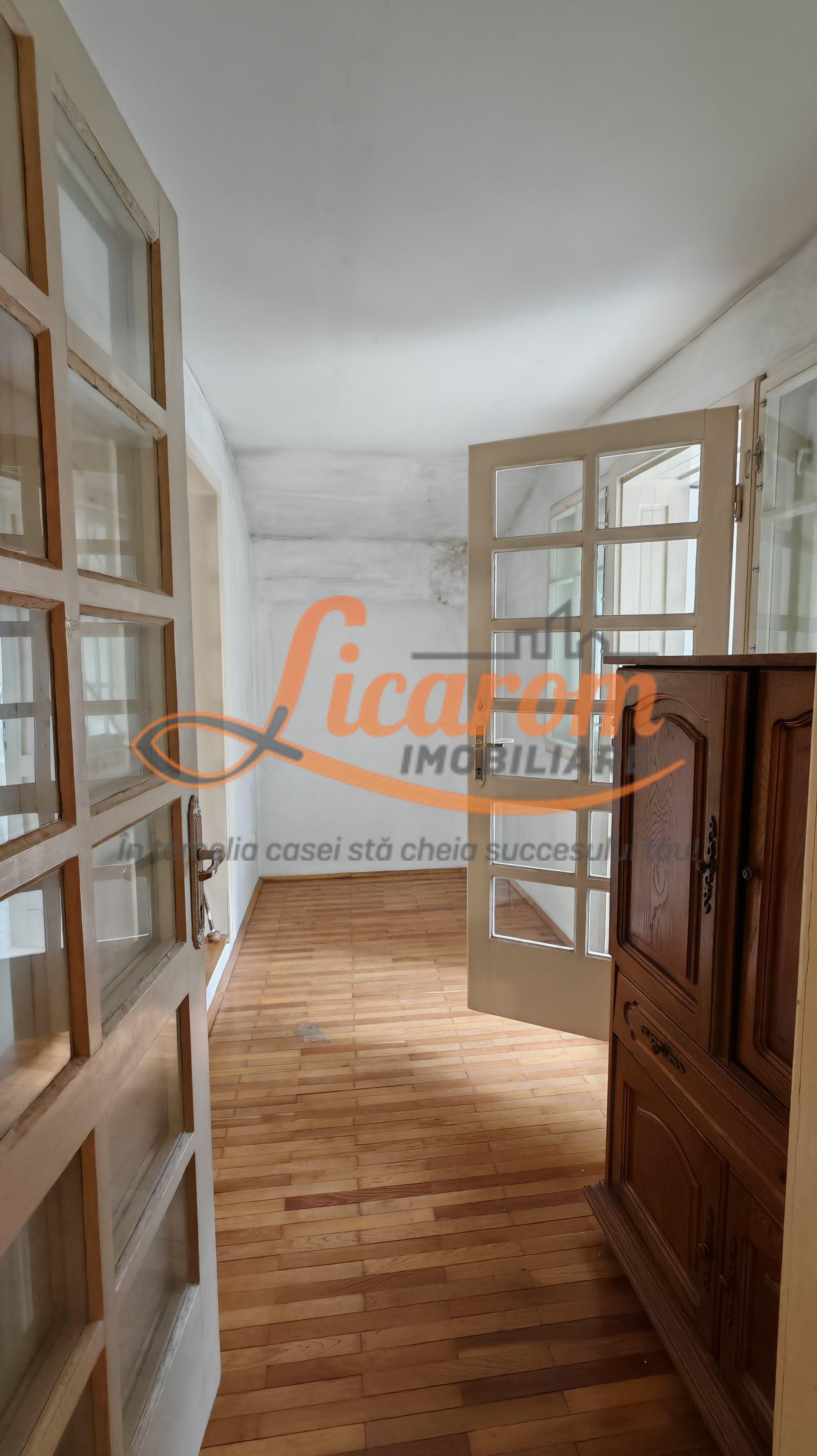 Casa PRETABILA DESTINATIE COMERCIALA,Brasovul Vechi,P+E, 3 cam - 1